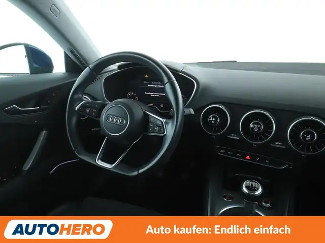 Audi TT view 12