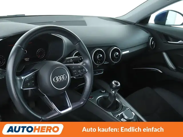 Audi TT view 11