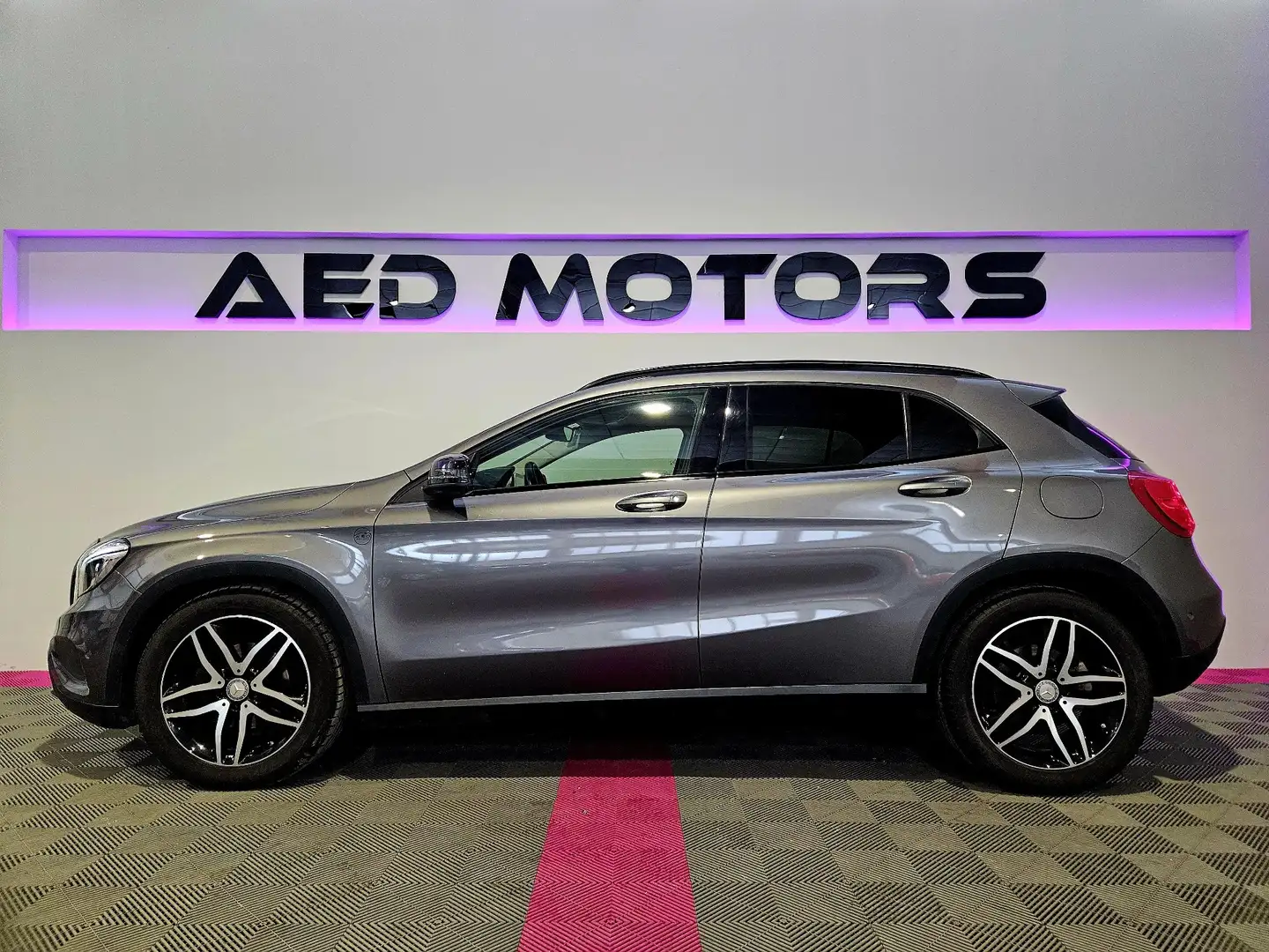 Mercedes-Benz GLA 220 CDI 4MATIC Aut. Grau - 2