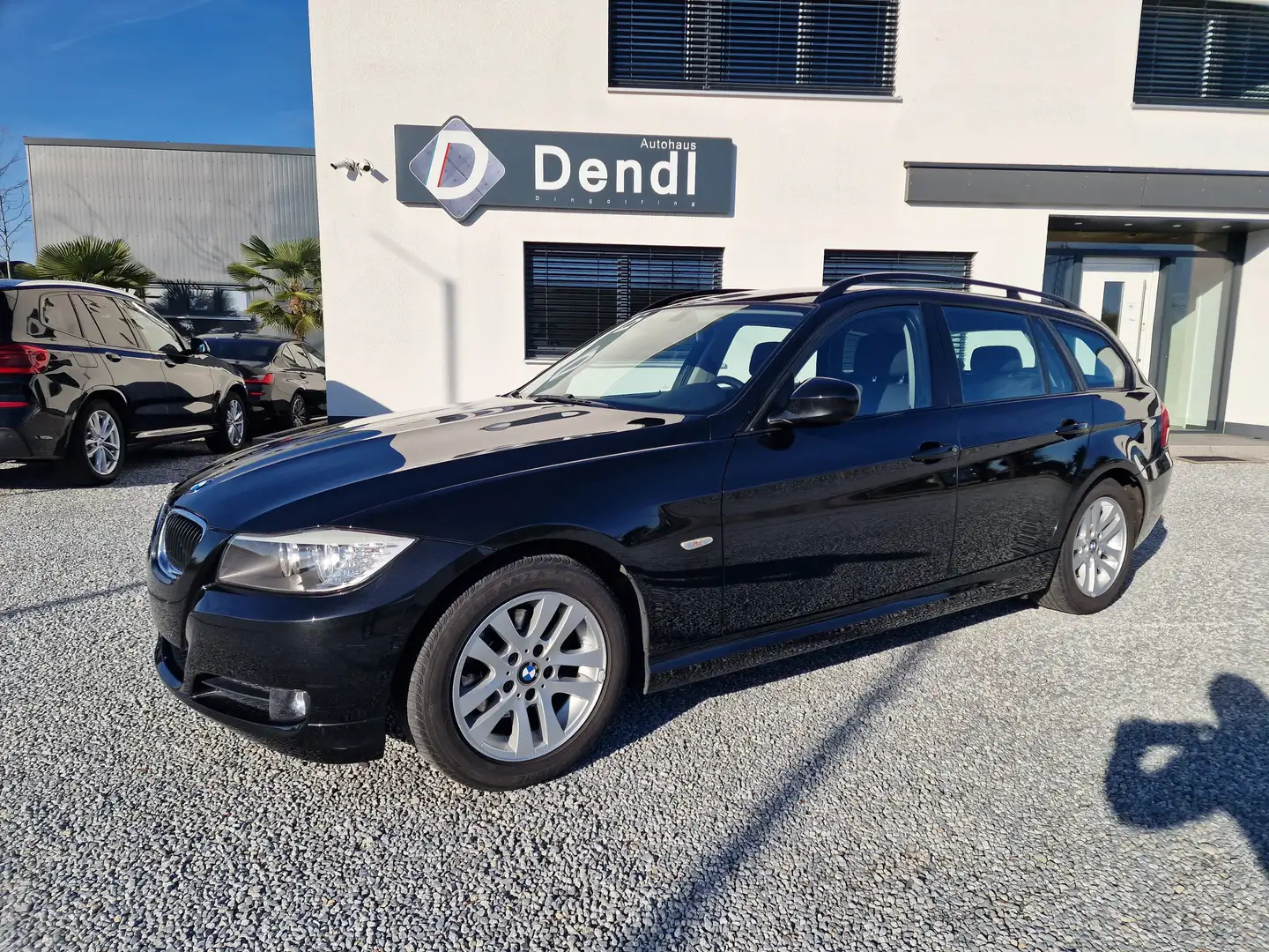 BMW 318 318i *Lederlenkrad*Dachreling*PDC*Klima*SHZ* Schwarz - 1