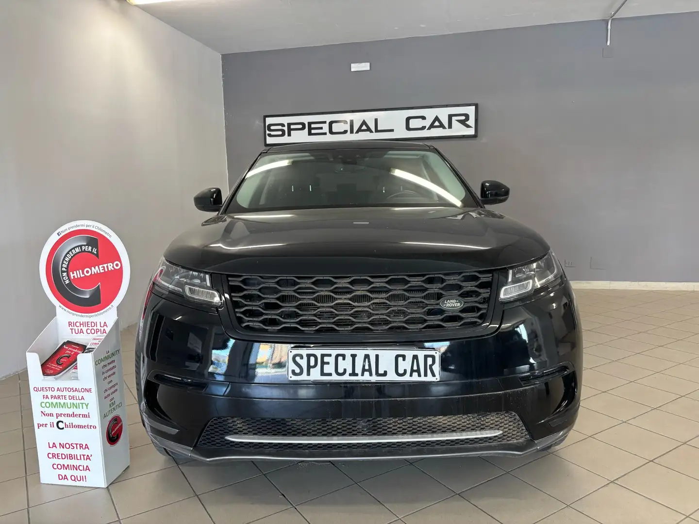 Land Rover Range Rover Velar 2.0 180cv auto finanziabile ottime condizioni!! Nero - 2