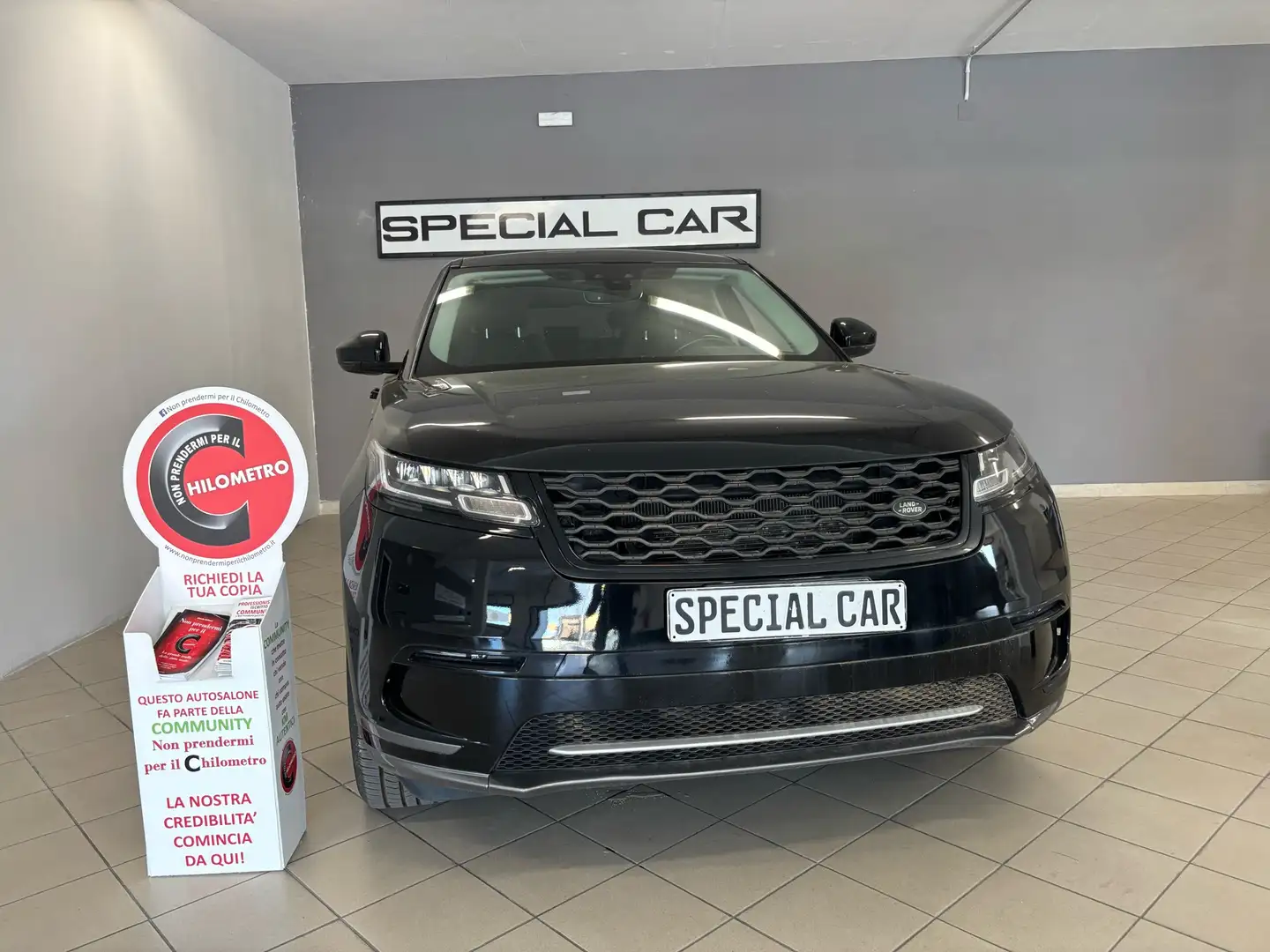 Land Rover Range Rover Velar 2.0 180cv auto finanziabile ottime condizioni!! Nero - 1
