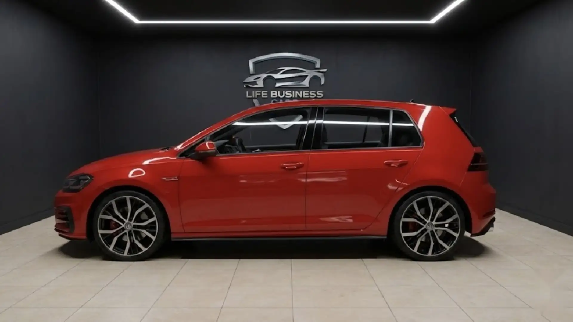 Volkswagen Golf GTI 2.0 TSI DSG 180kW Rot - 2