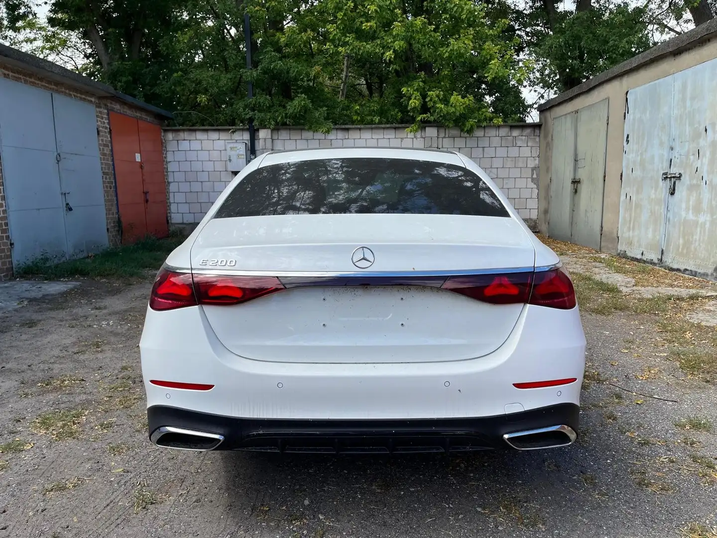 Mercedes-Benz E 200 EUR1 possible 2025 AMG Line Premium Plus FULL Wit - 2