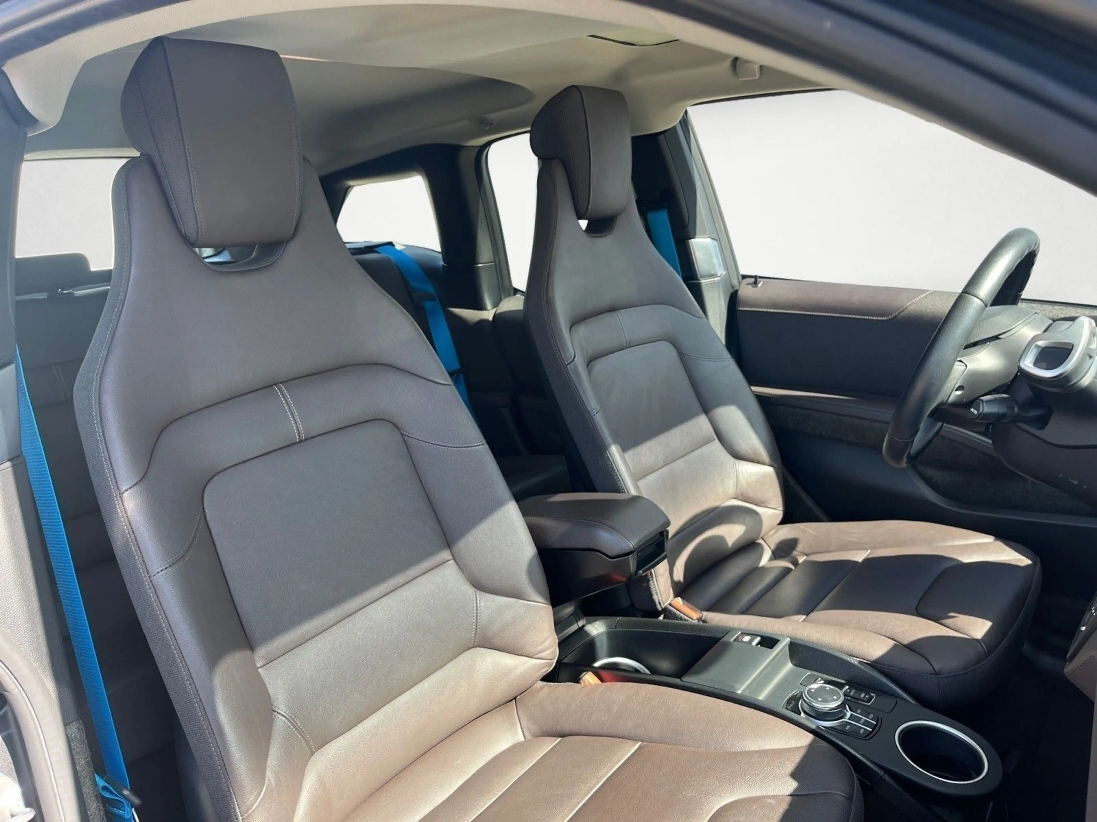 BMW i3 s (120 Ah), Navi Business Klimaaut. PDC — photo 14