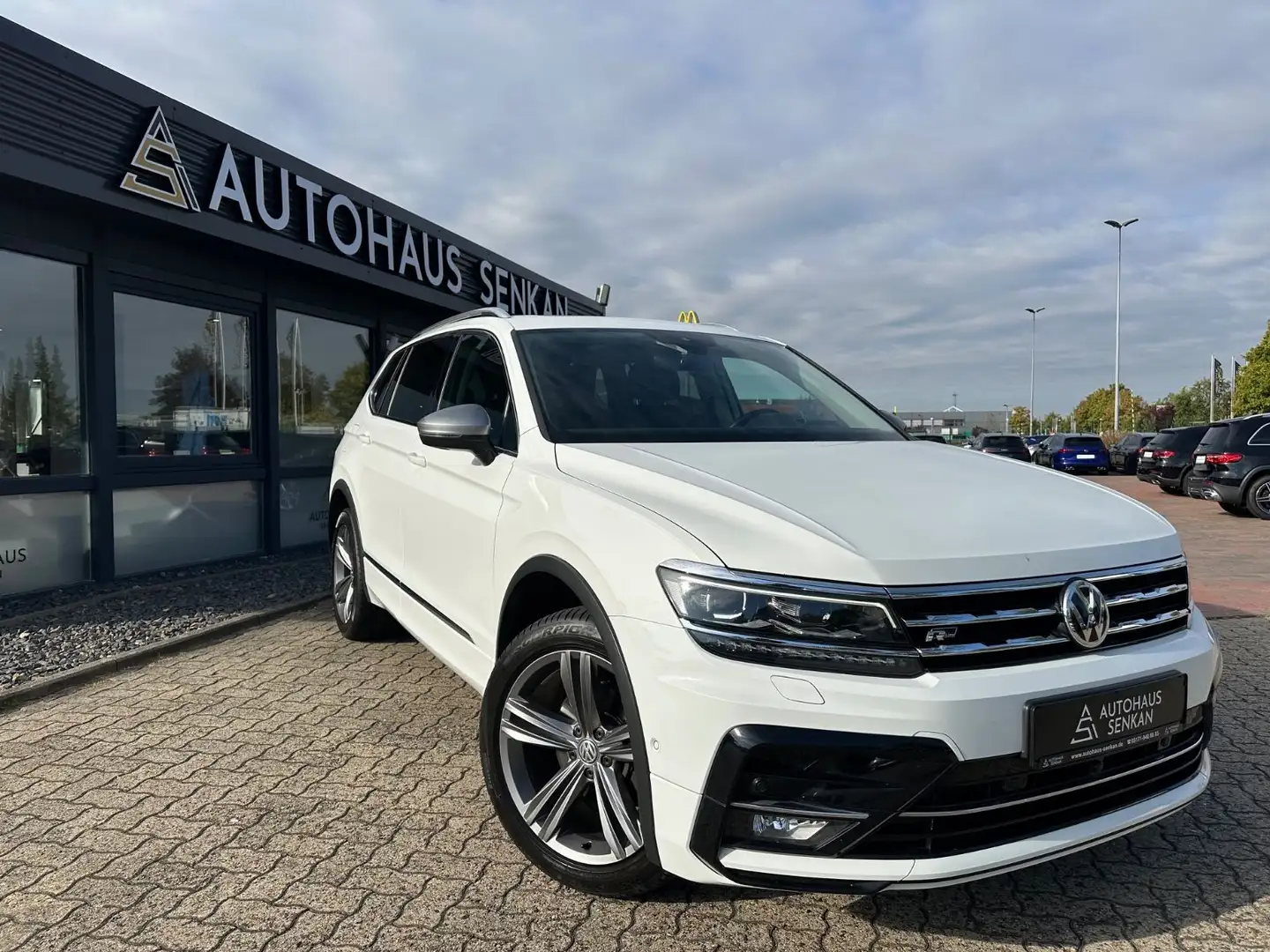 Volkswagen Tiguan Allspace R-LINE*PANO*AHK*R-CAM*HUD* Blanc - 1