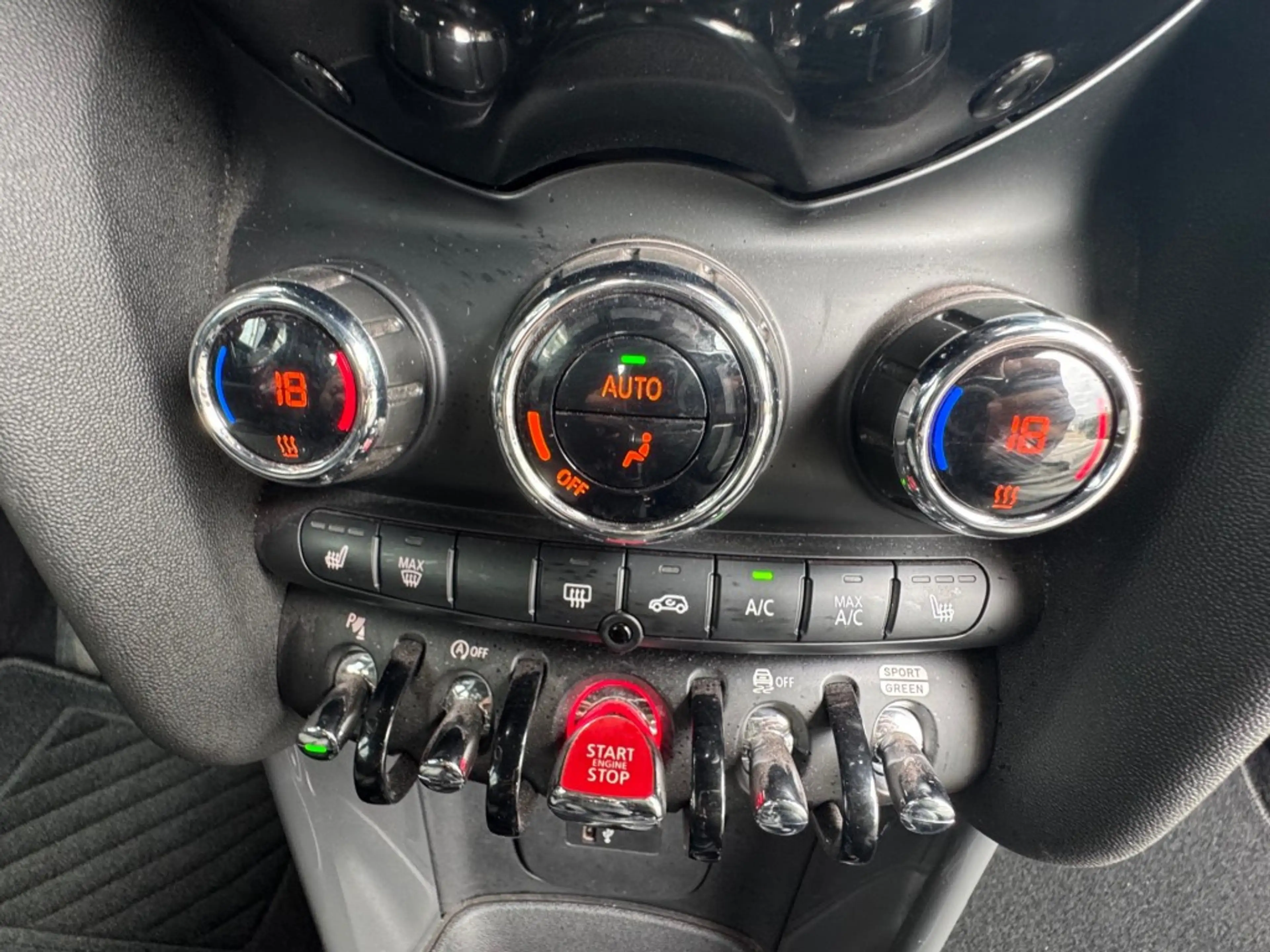 MINI Cooper Cabrio 1.5 COOPER + Led + Navi + 1/2 Leder + 17 inch JCW — photo 19