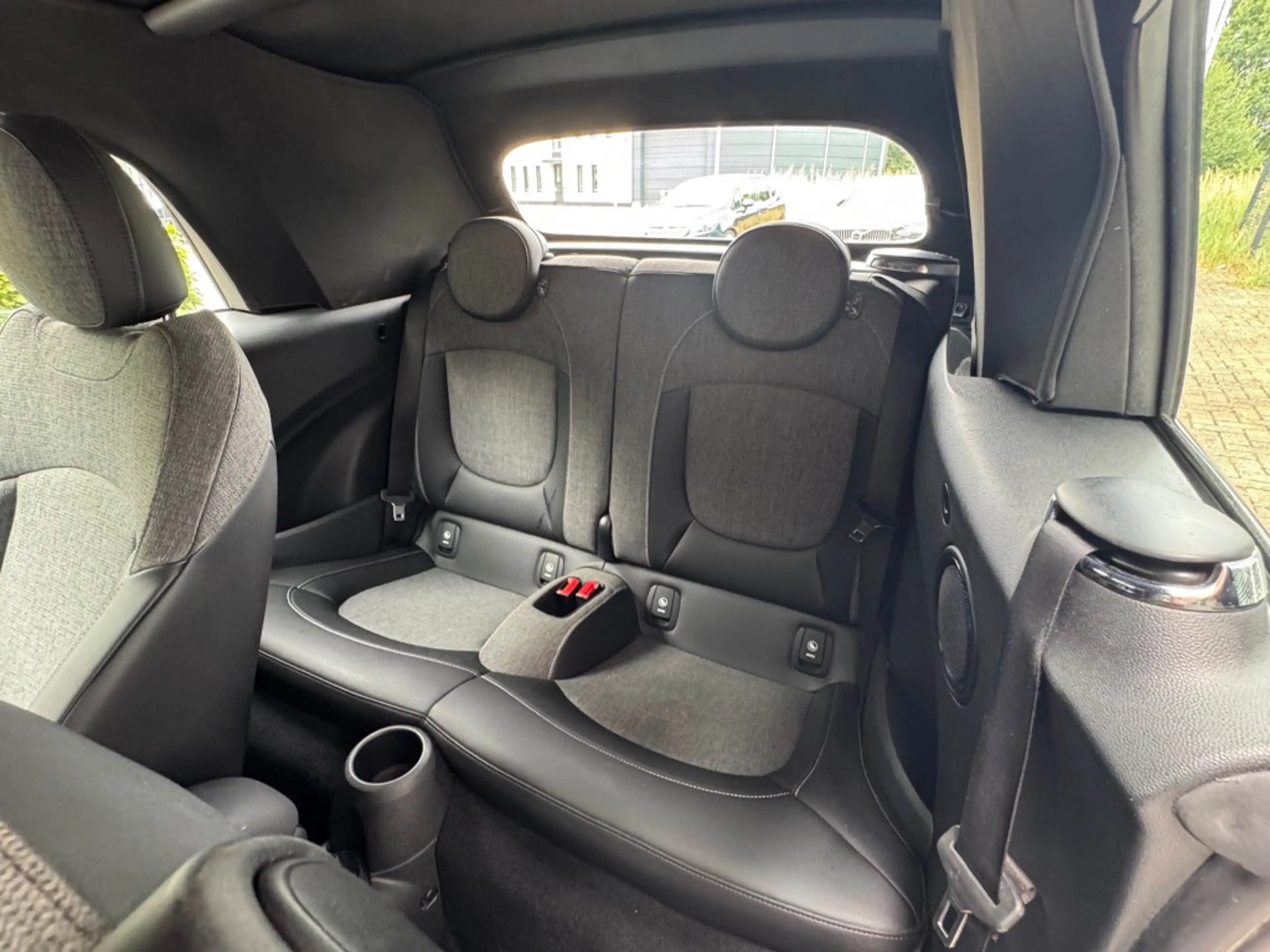 MINI Cooper Cabrio 1.5 COOPER + Led + Navi + 1/2 Leder + 17 inch JCW — photo 14