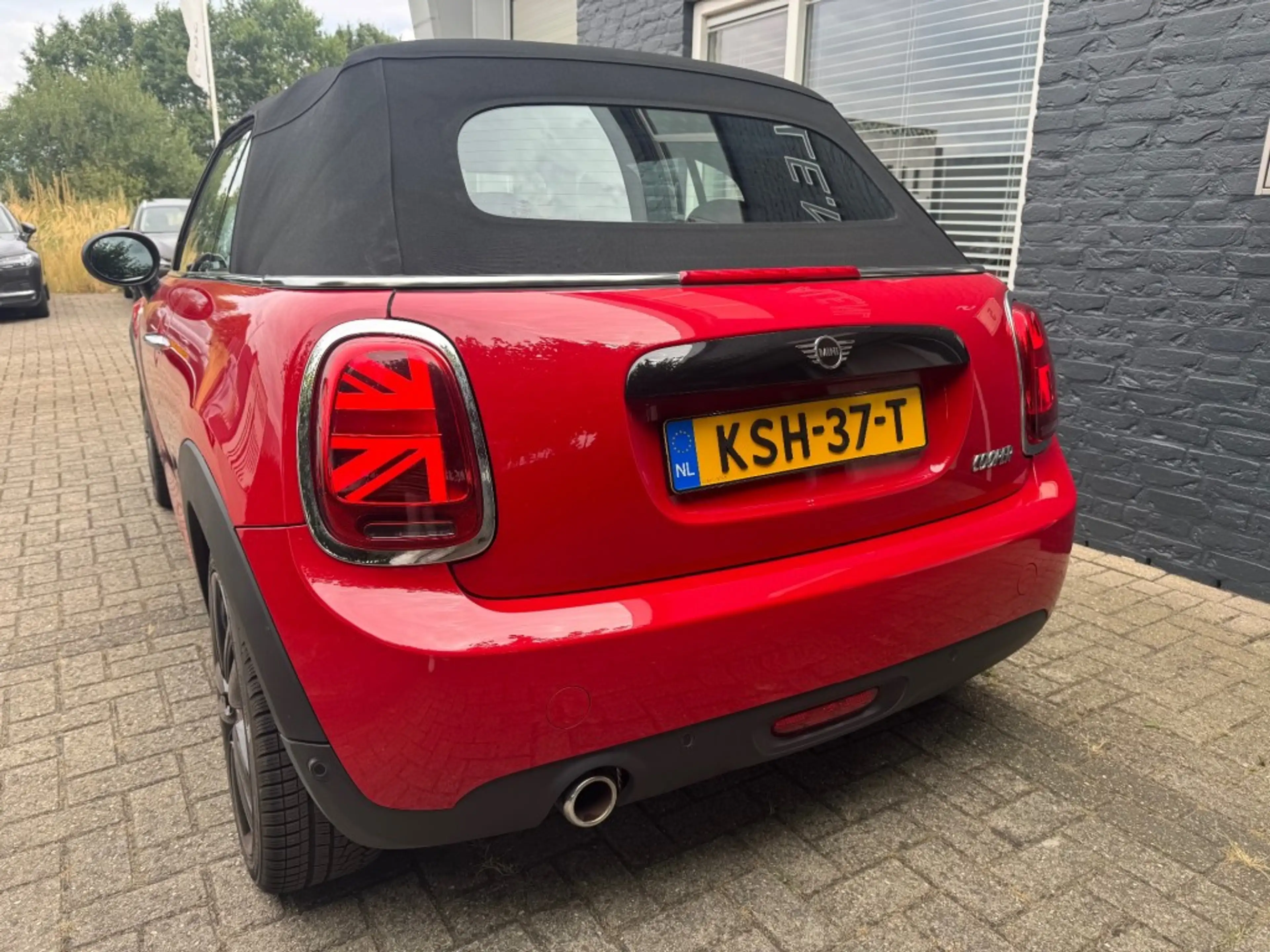 MINI Cooper Cabrio 1.5 COOPER + Led + Navi + 1/2 Leder + 17 inch JCW — photo 4