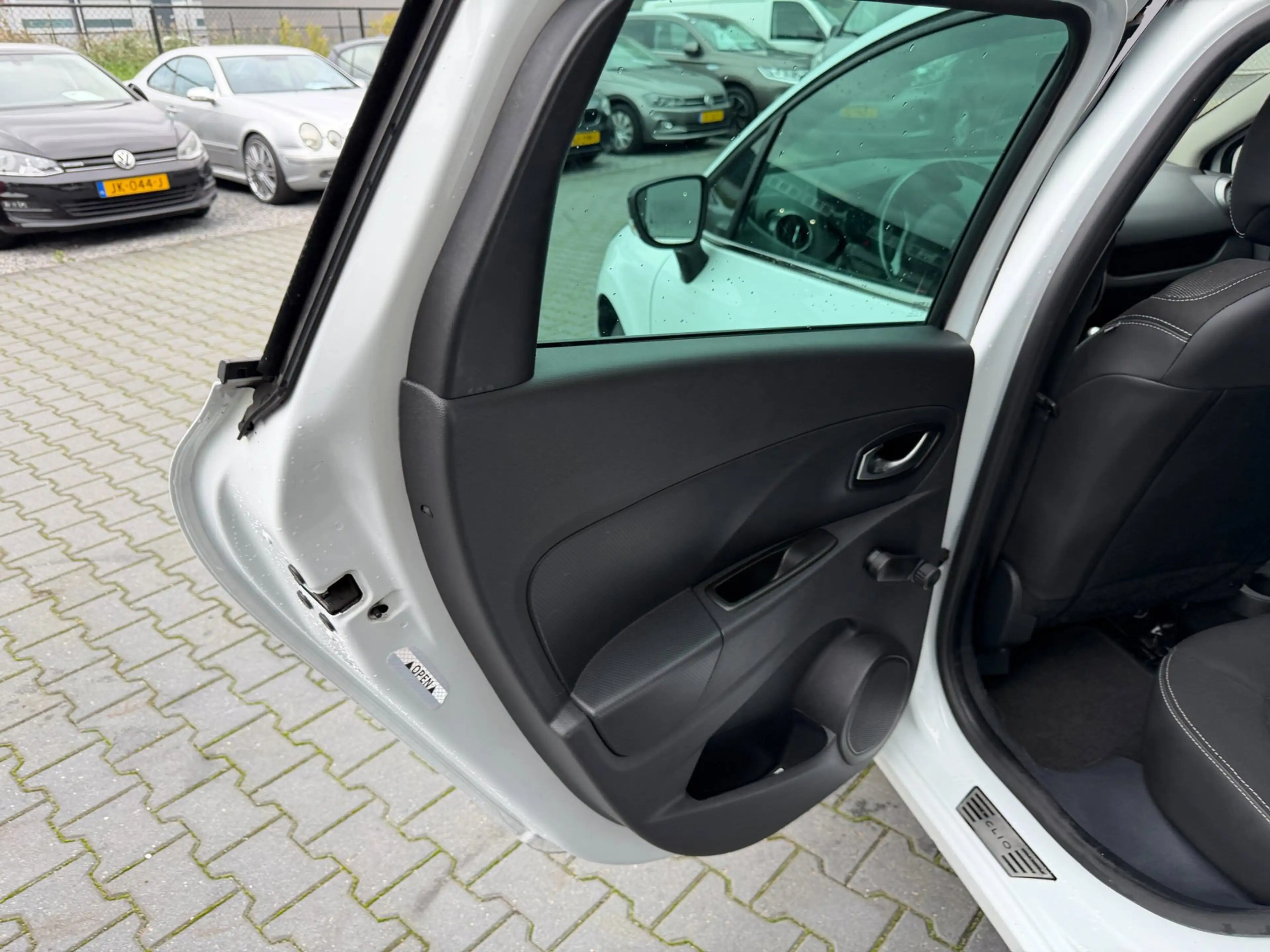 Renault Clio Estate 0.9 TCe Night&Day — photo 9