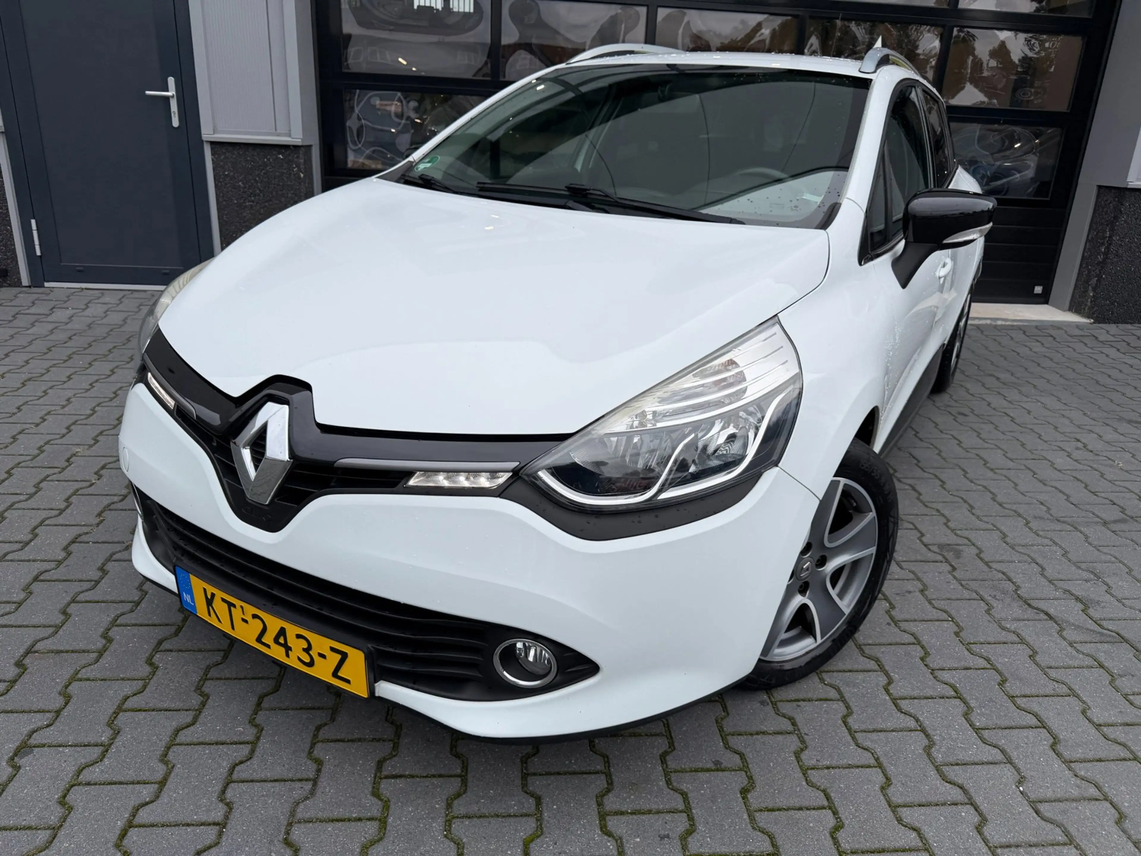 Renault Clio Estate 0.9 TCe Night&Day — photo 4