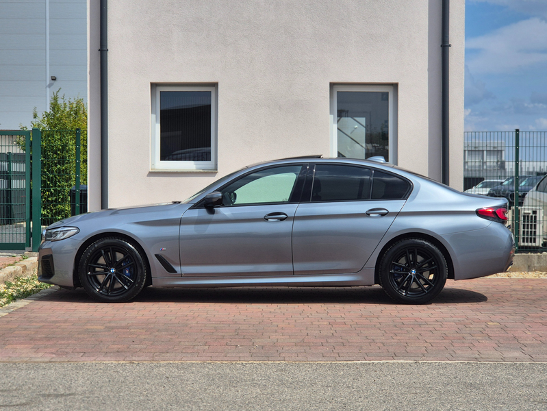 BMW 530 d xDrive*M PAKET*HEAD UP*GLSD*RFK*ACC* — photo 4