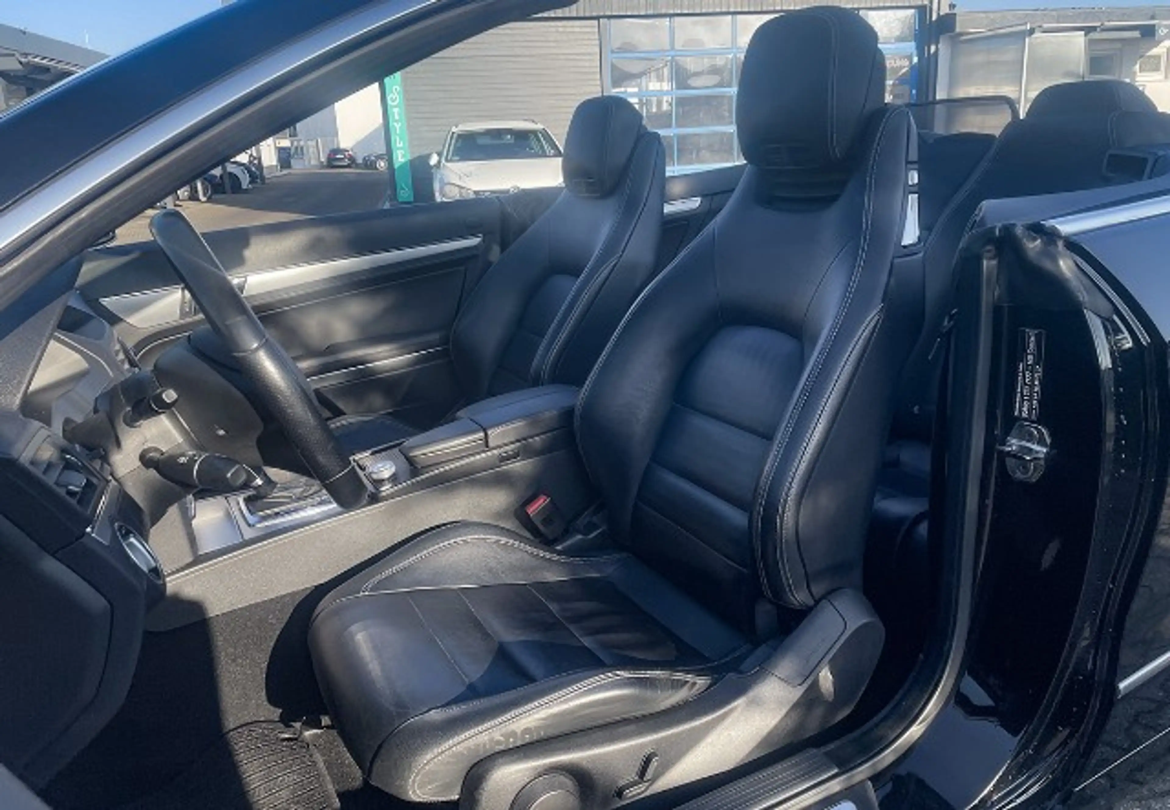 Mercedes-Benz E 220 CDI Cabrio Avantgarde Navi SHZ Leder — photo 13