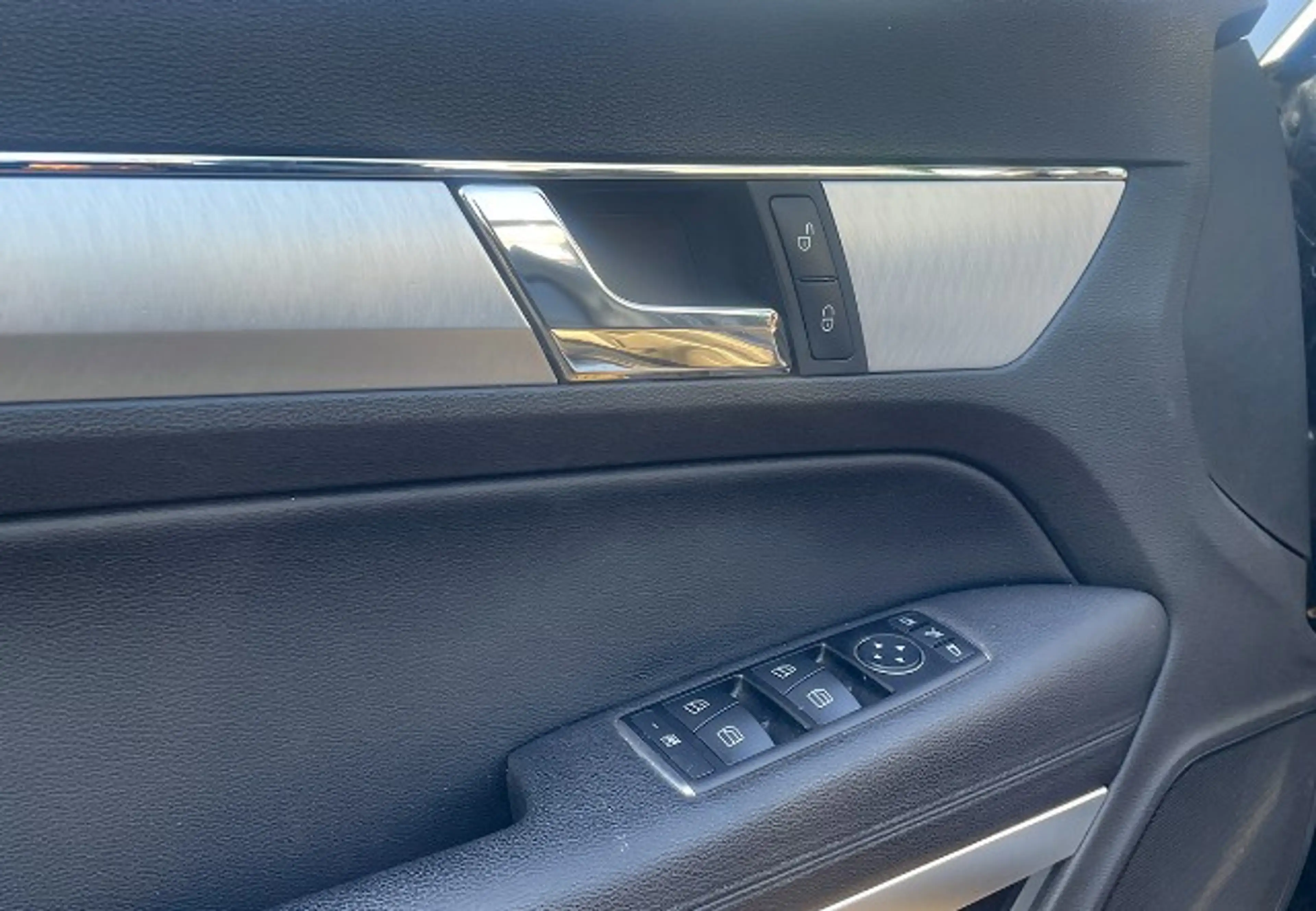Mercedes-Benz E 220 CDI Cabrio Avantgarde Navi SHZ Leder — photo 12