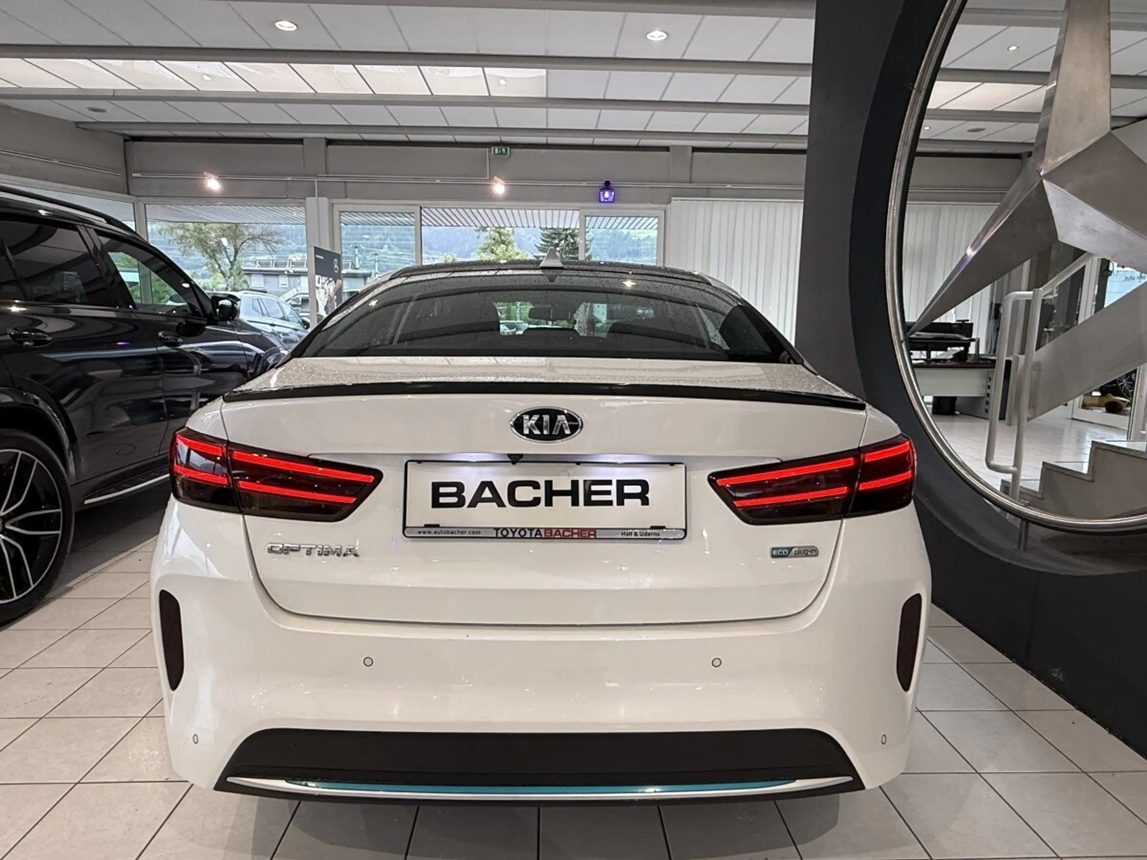 Kia Optima Platin Hybrid — photo 5