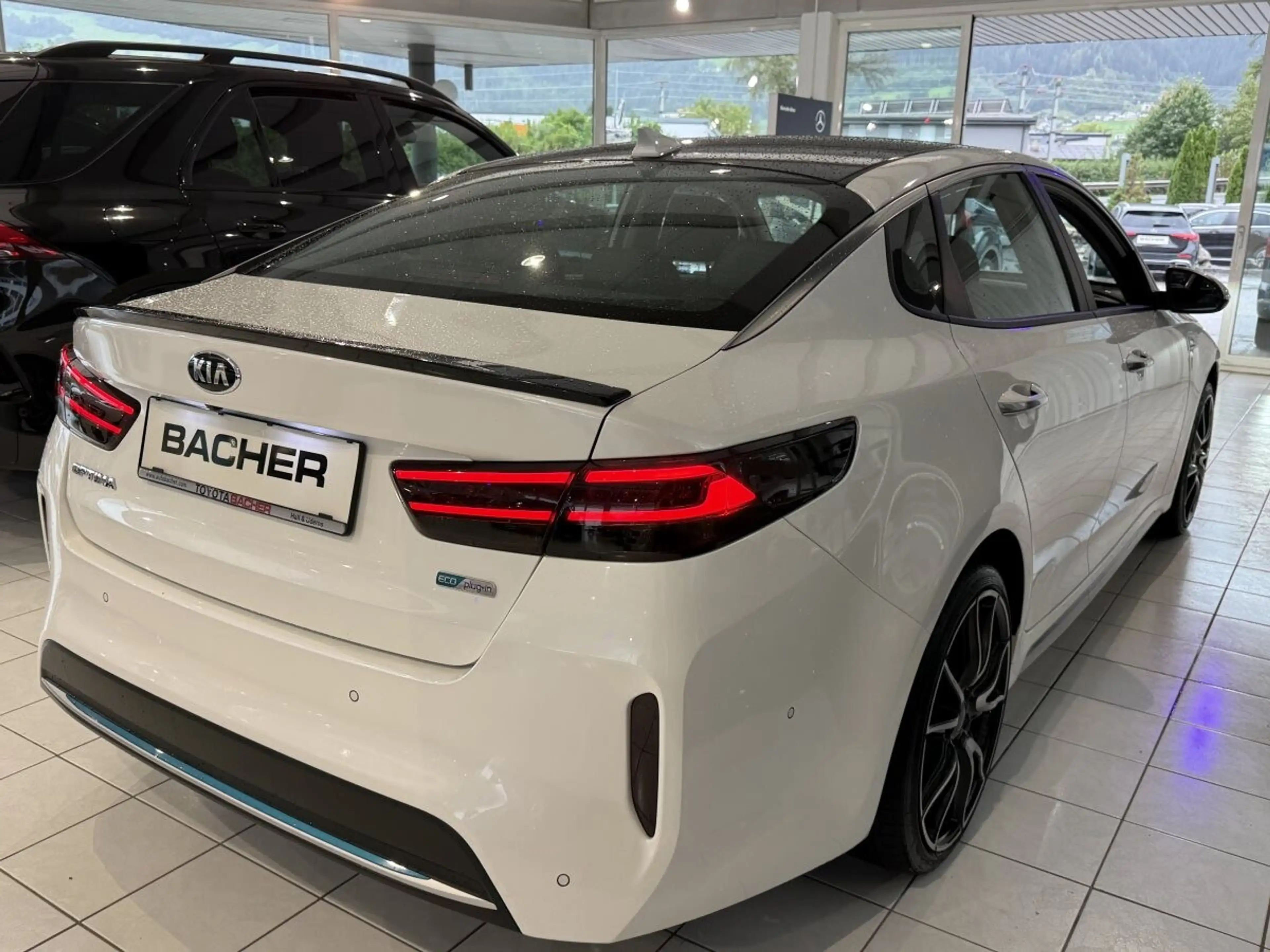 Kia Optima Platin Hybrid — photo 6
