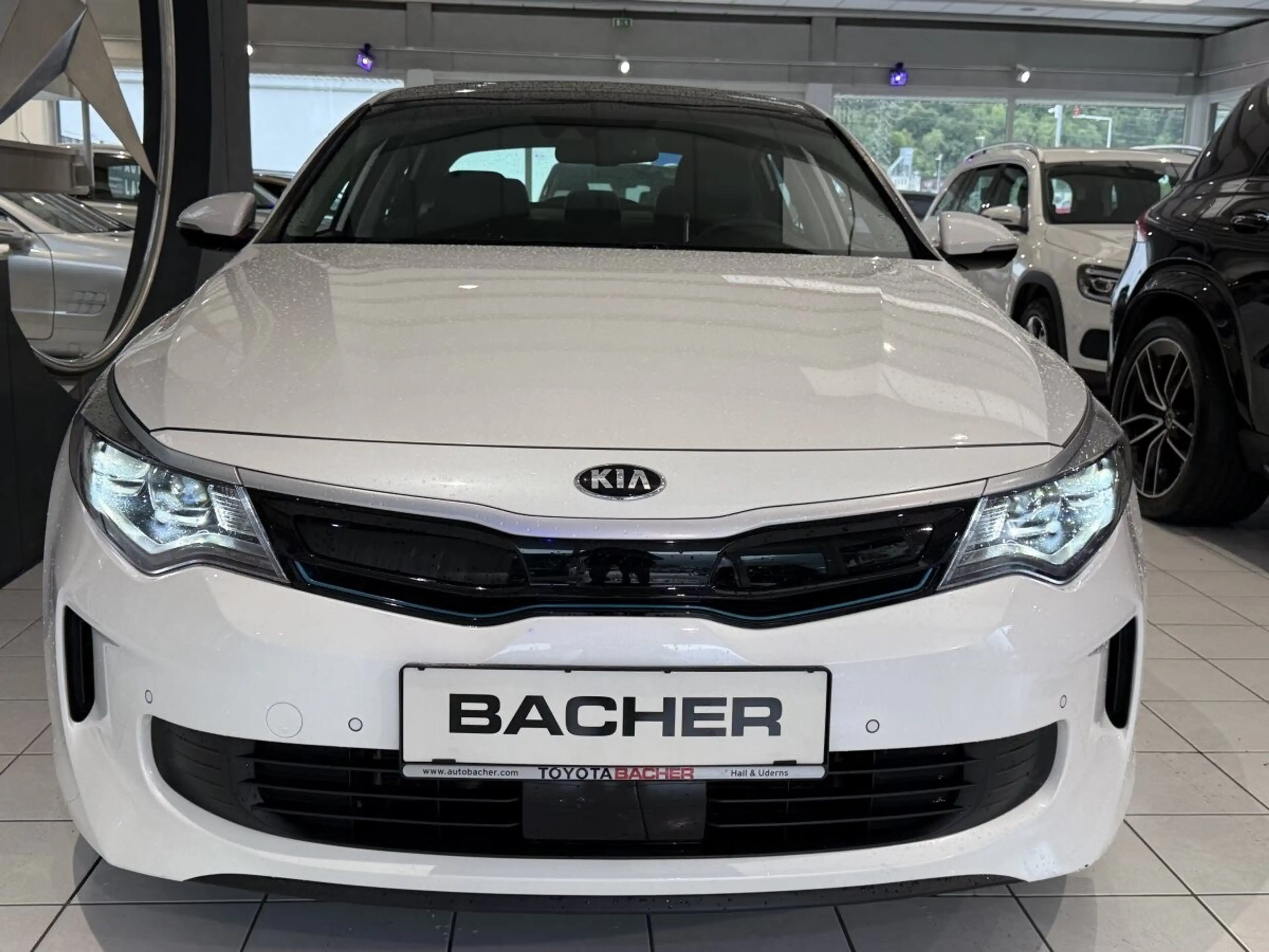 Kia Optima Platin Hybrid — photo 8