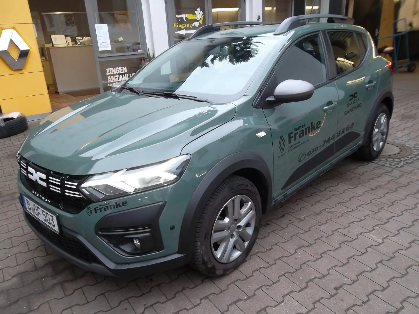 Dacia Sandero Stepway TCe 110 Extreme GSD,KAM,PDC,GJR... Grün - 2