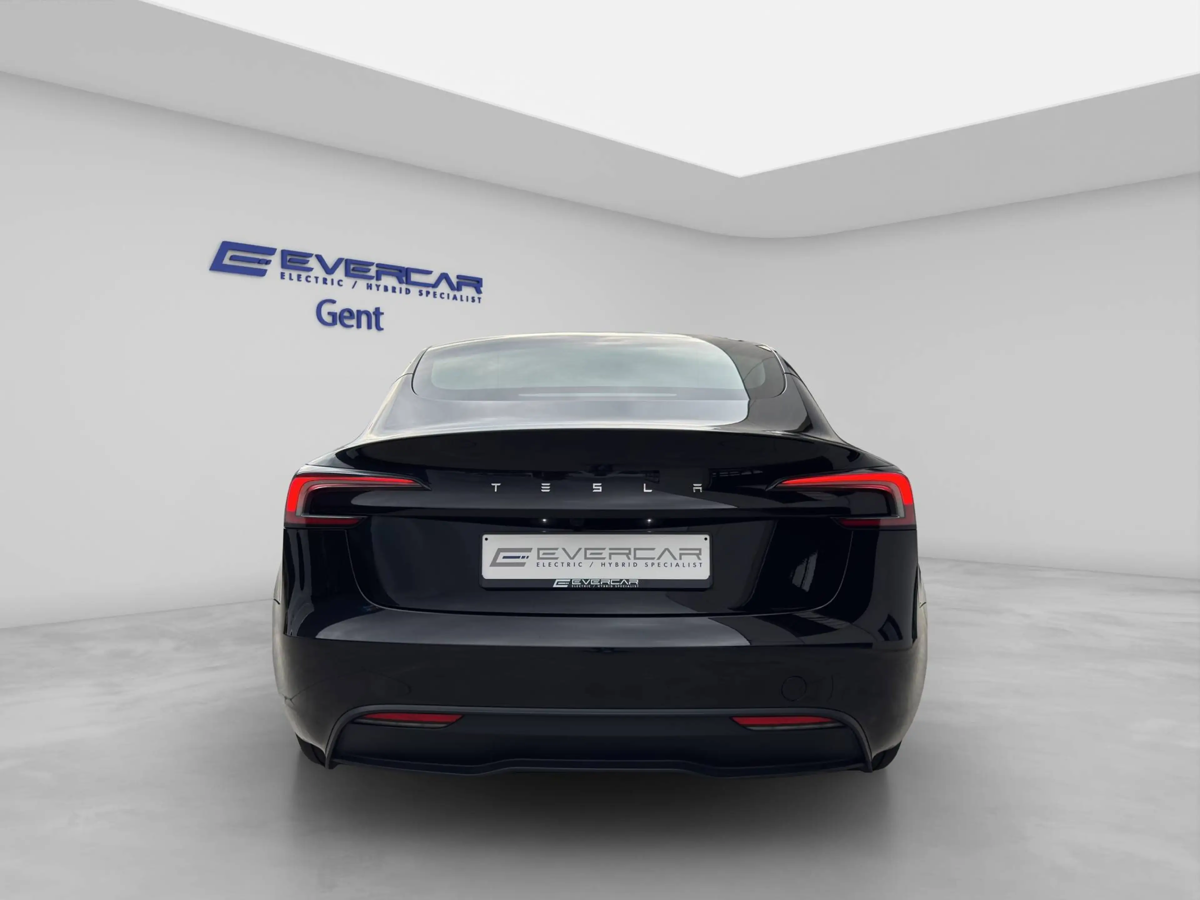 Tesla Model 3 Model 3 Standard Range Highland  *TOWHOOK*MATRIX*HW4** — photo 5