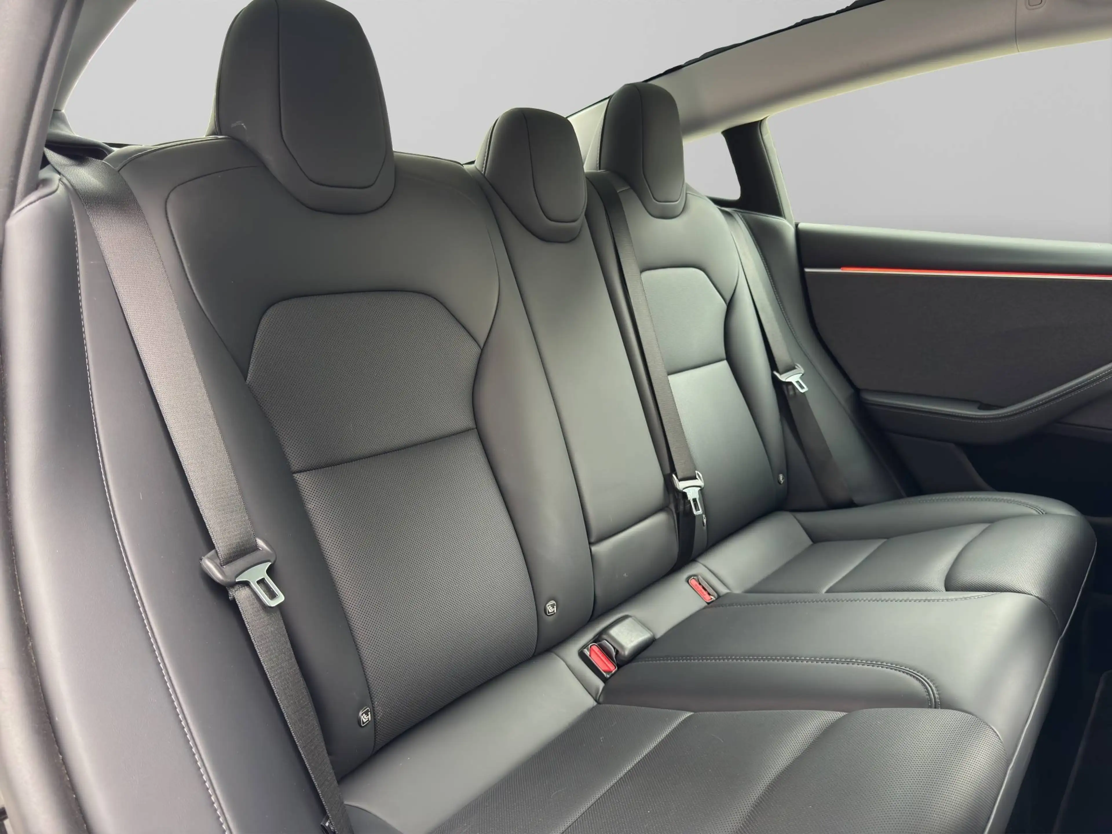 Tesla Model 3 Model 3 Standard Range Highland  *TOWHOOK*MATRIX*HW4** — photo 12