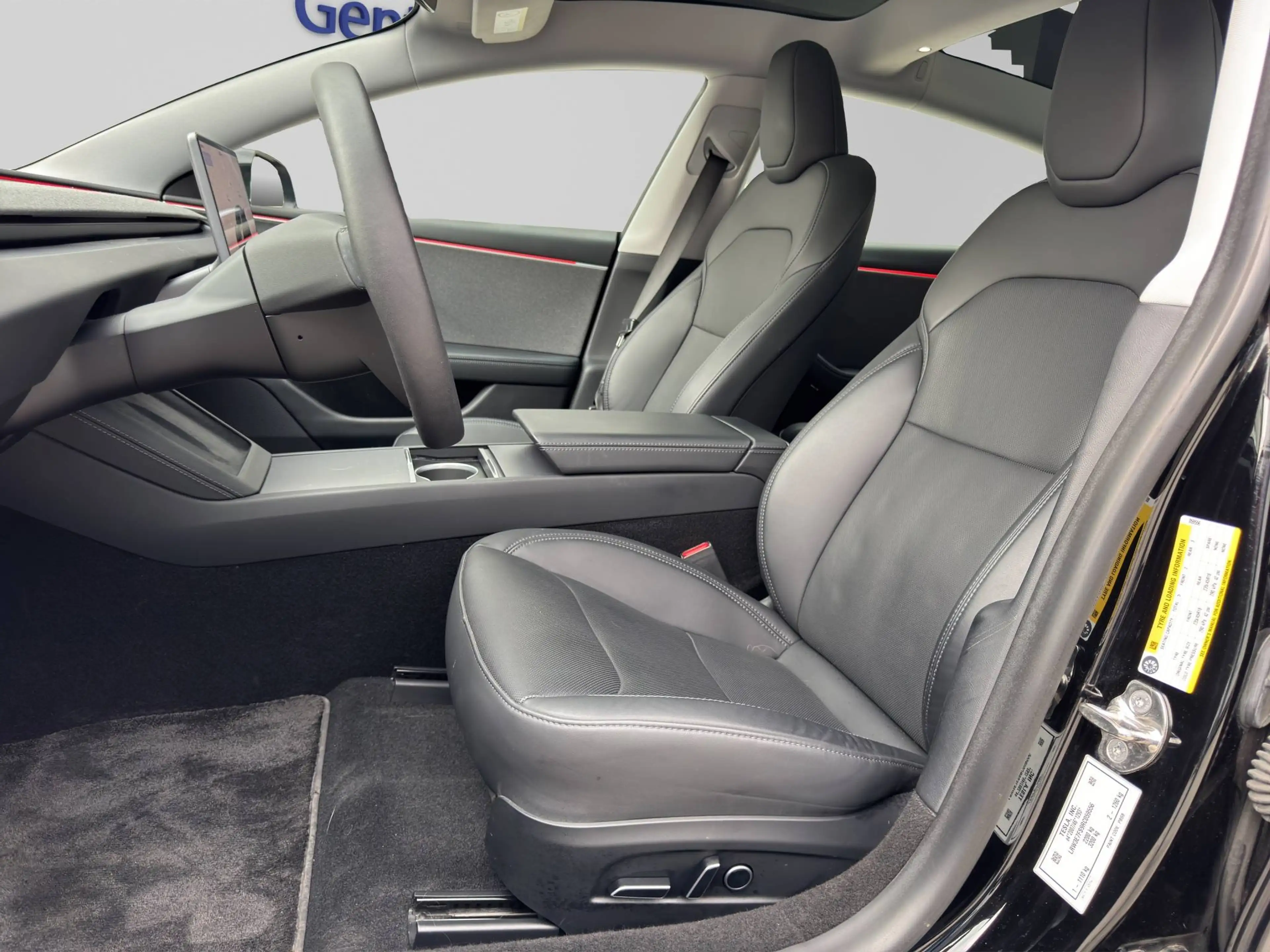 Tesla Model 3 Model 3 Standard Range Highland  *TOWHOOK*MATRIX*HW4** — photo 9