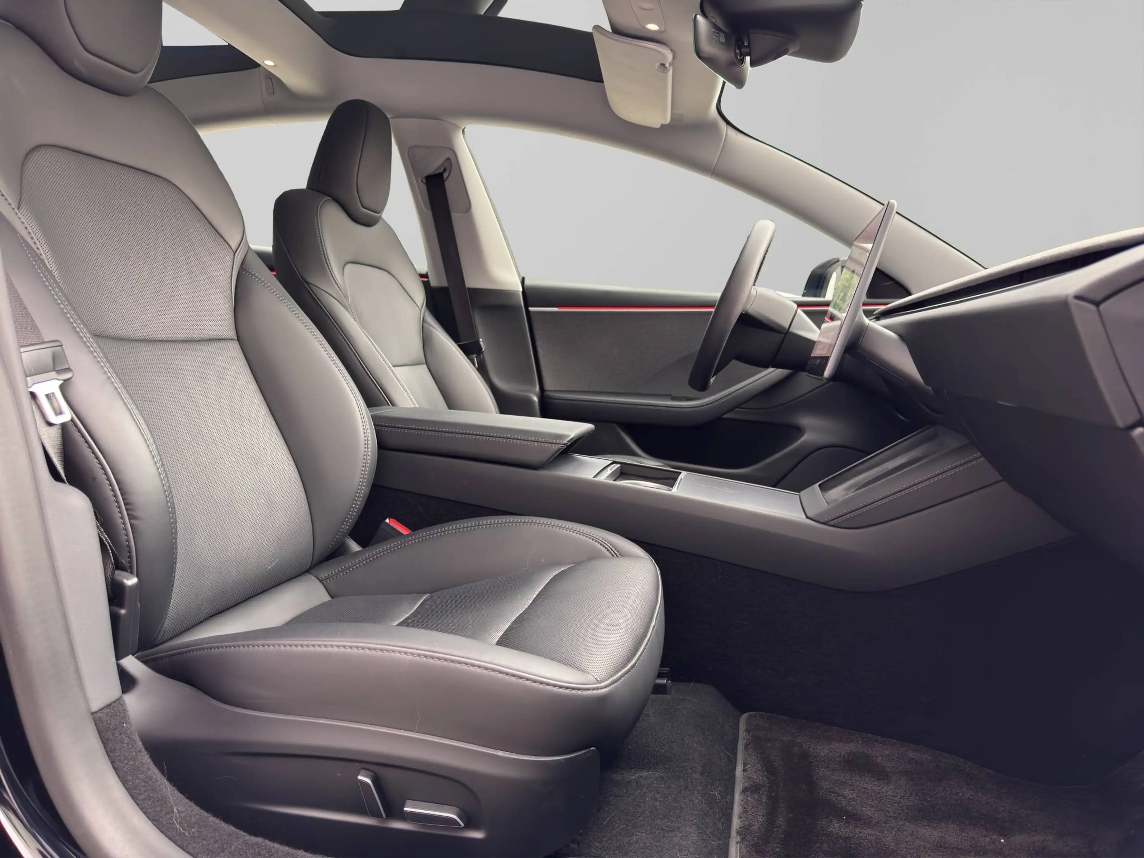 Tesla Model 3 Model 3 Standard Range Highland  *TOWHOOK*MATRIX*HW4** — photo 10