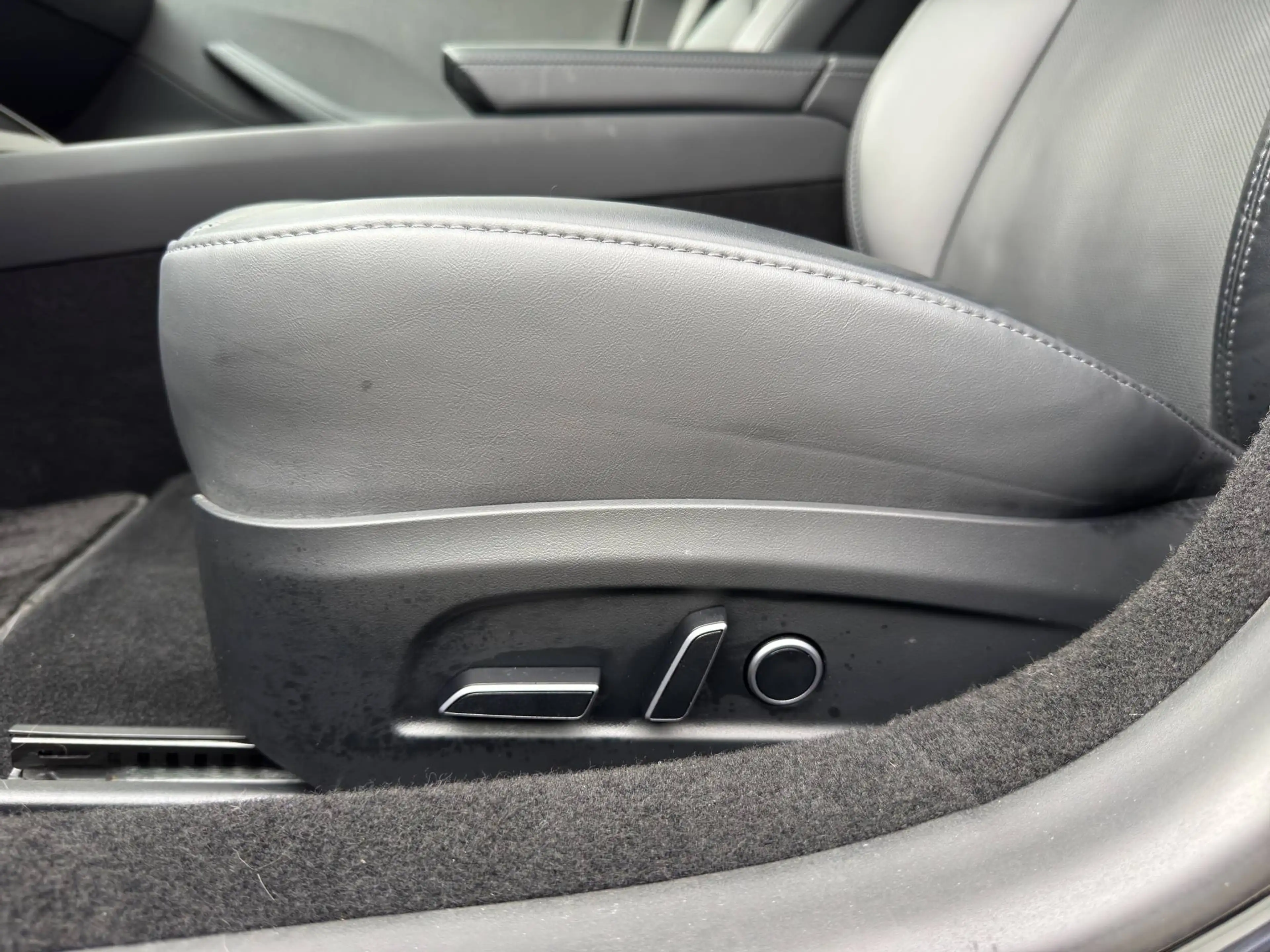 Tesla Model 3 Model 3 Standard Range Highland  *TOWHOOK*MATRIX*HW4** — photo 14