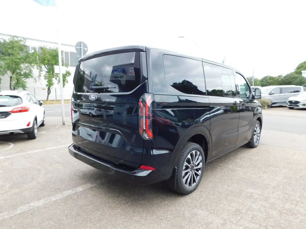 Ford Tourneo Custom 2026 — фото 6