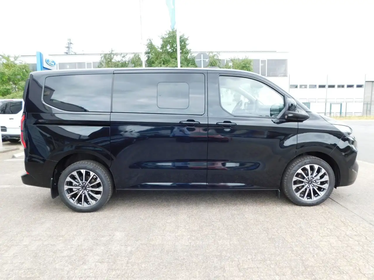 Ford Tourneo Custom 2026