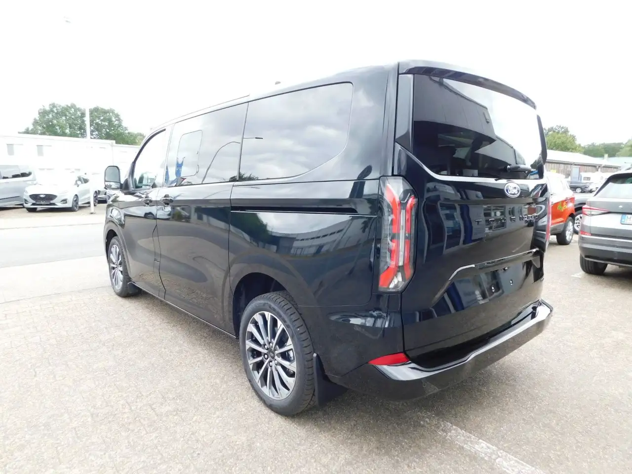 Ford Tourneo Custom 2026 — фото 9