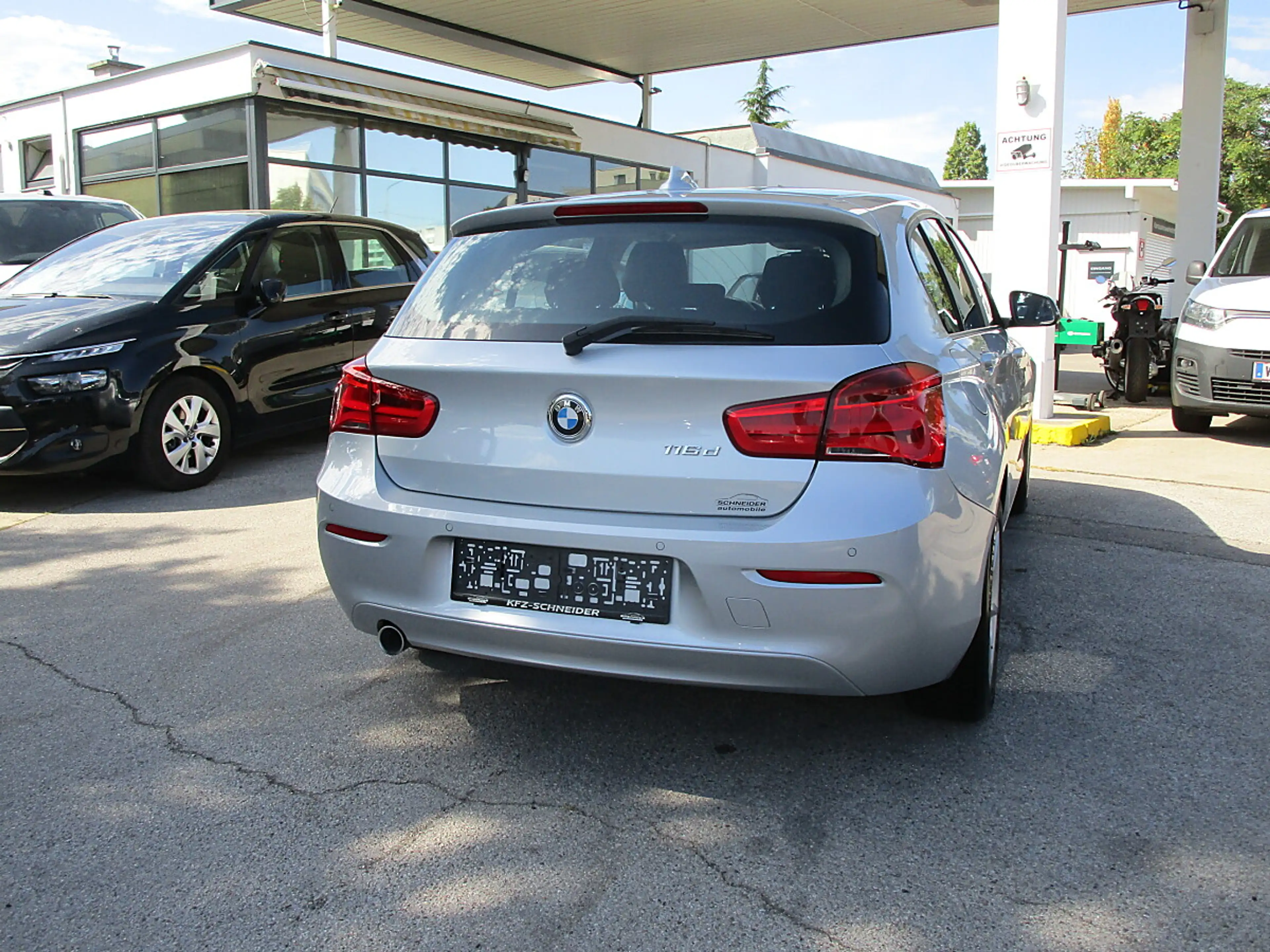 BMW 116 d Advantage — photo 12