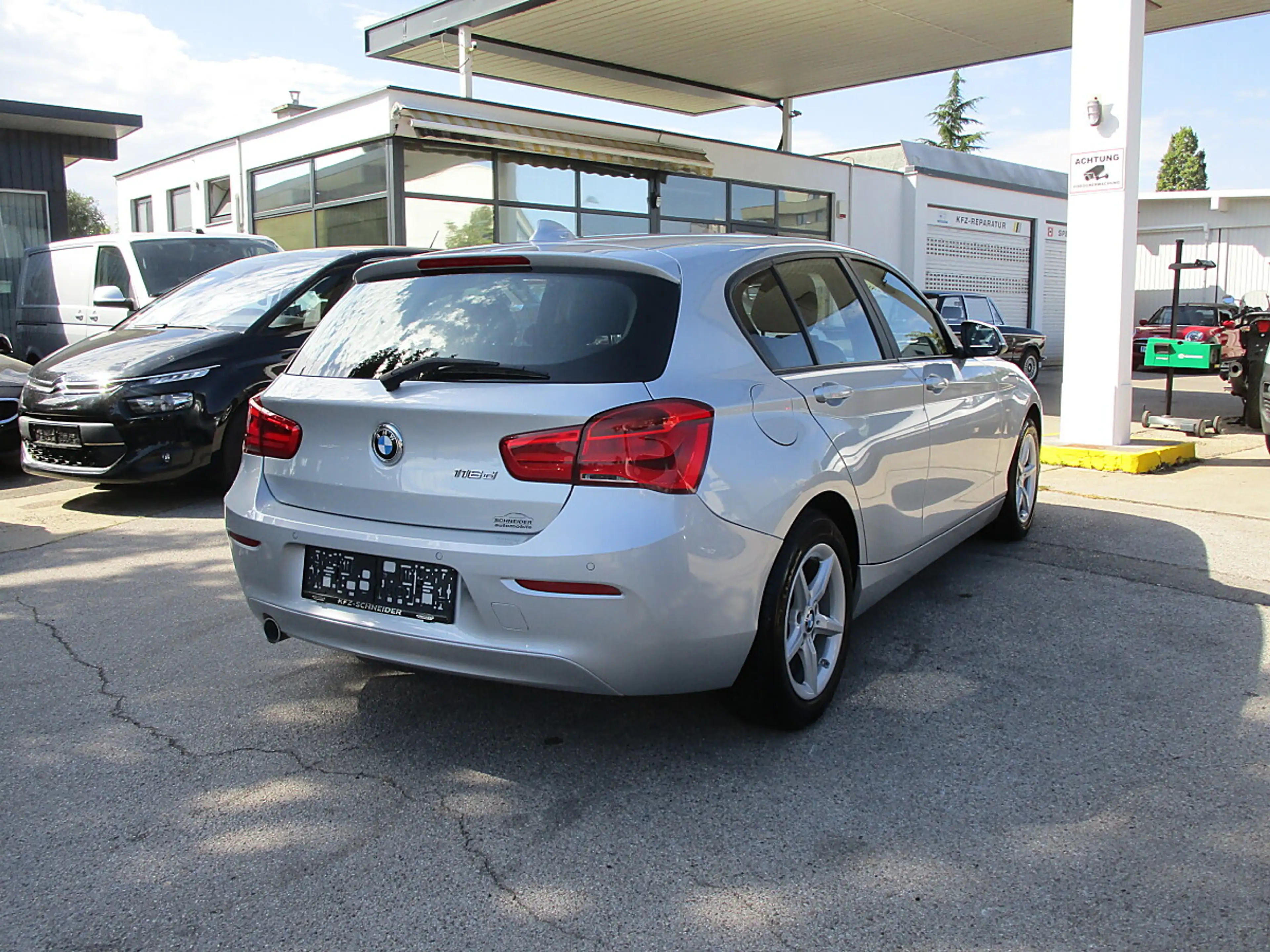 BMW 116 d Advantage — photo 11