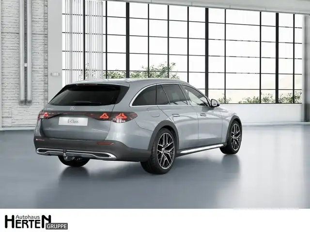 Mercedes-Benz E-Class view 2