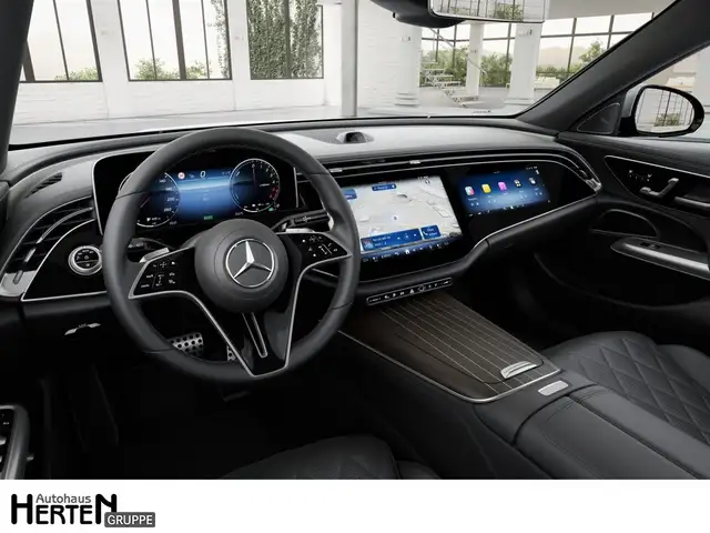 Mercedes-Benz E-Class view 3
