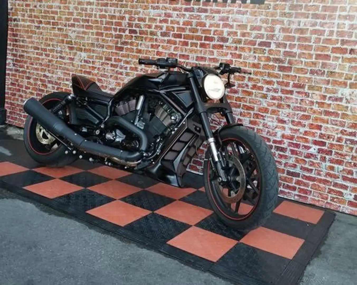 Harley-Davidson Night Rod Black - 1