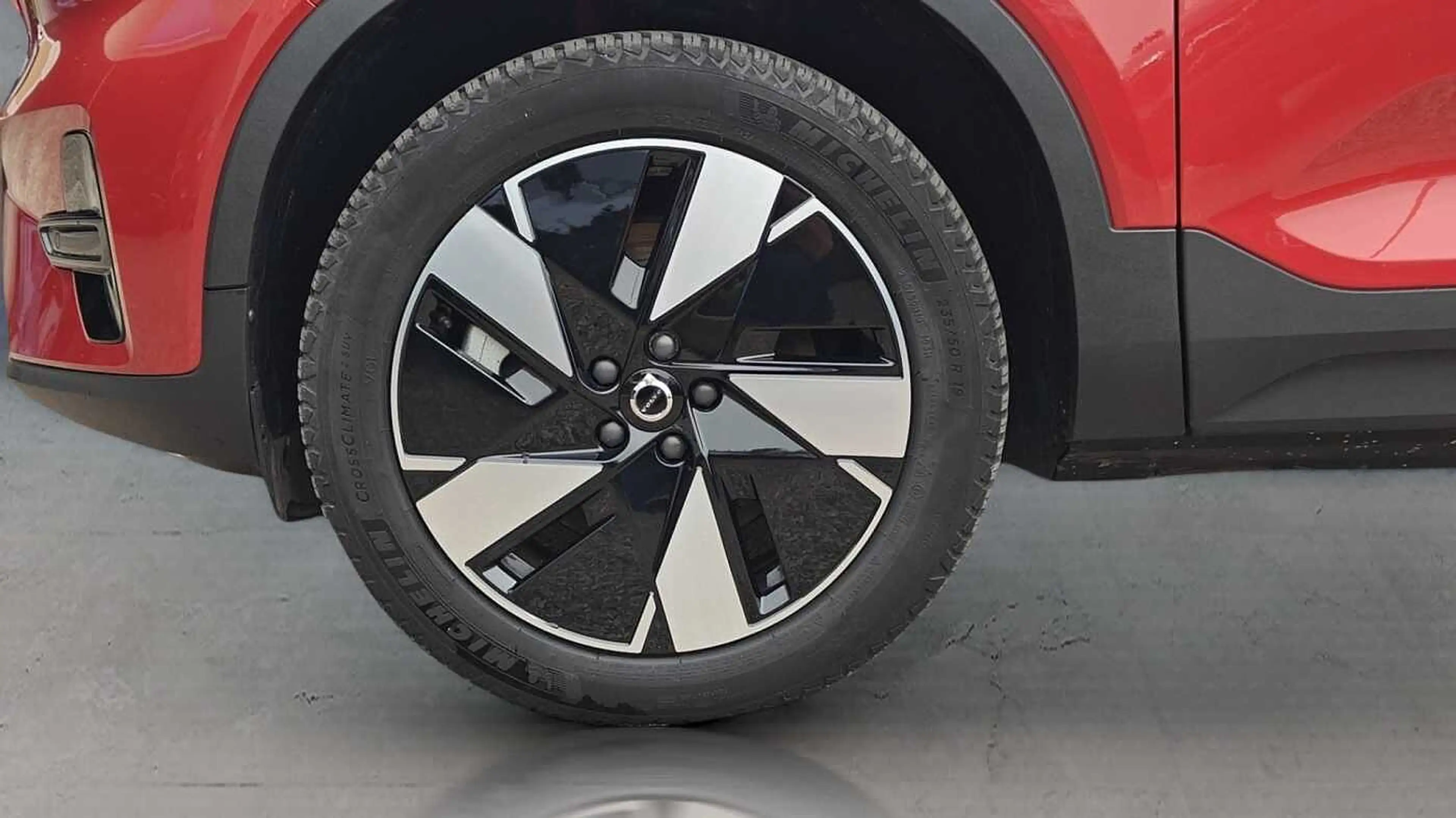 Volvo C40 Recharge Core, Single Motor Extended Range, Elektr — photo 10