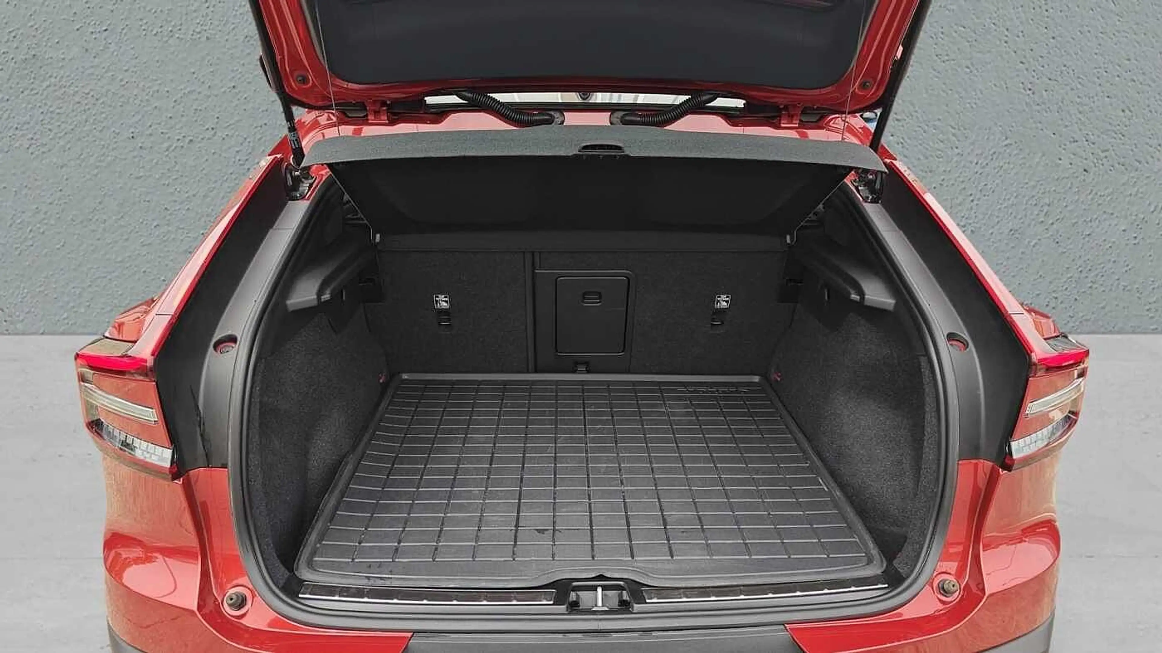 Volvo C40 Recharge Core, Single Motor Extended Range, Elektr — photo 14