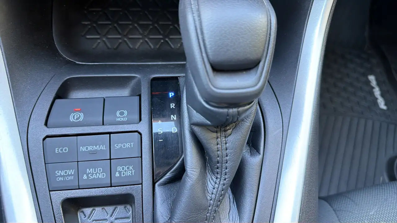Toyota RAV 4 снимка Toyota RAV 4