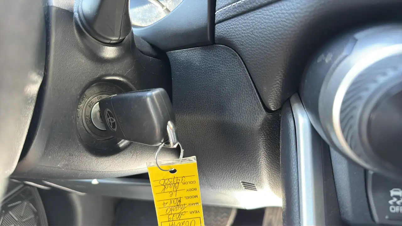Toyota RAV 4 снимка Toyota RAV 4