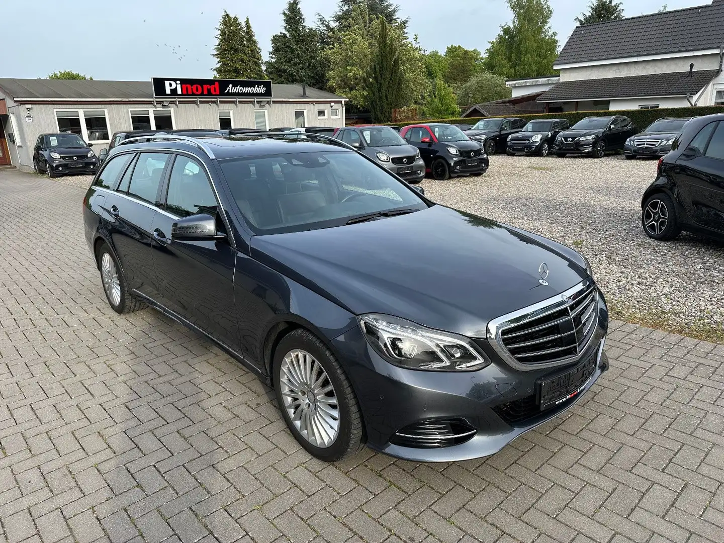 Mercedes-Benz E 350 T/D 9G-MEMORY-LED-NAVI-H&K-KAM-S.DACH-DTR+ Gris - 1