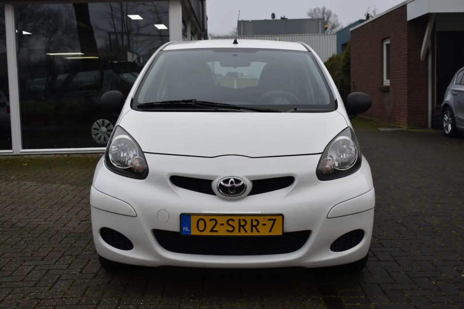 Toyota Aygo 1.0-12V Now AIRCO ELEK RAMEN Weiß - 2