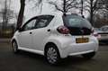 Toyota Aygo 1.0-12V Now AIRCO ELEK RAMEN Weiß - thumbnail 4