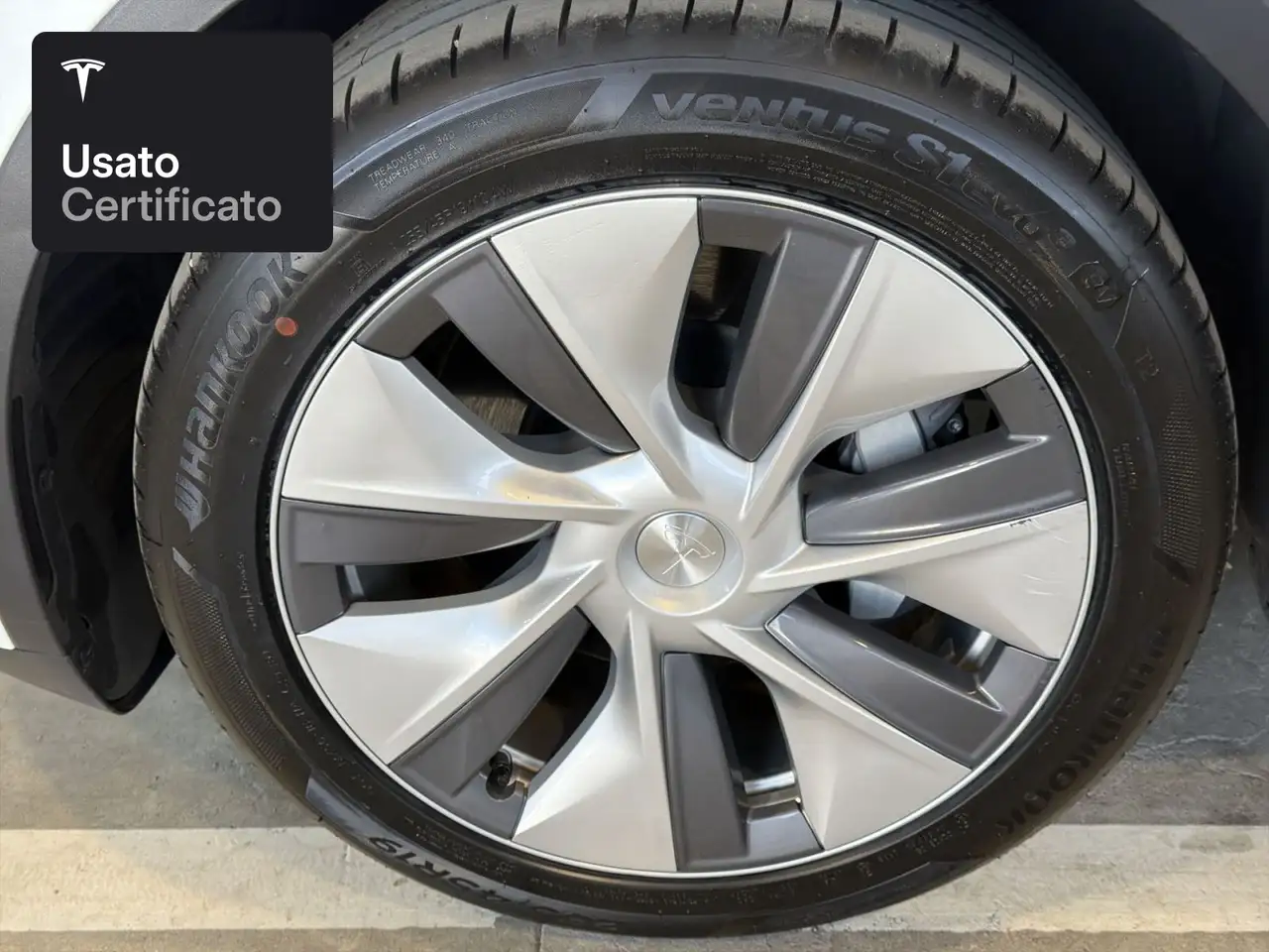2024 Tesla Model Y Rear-Wheel Drive, photograph 5