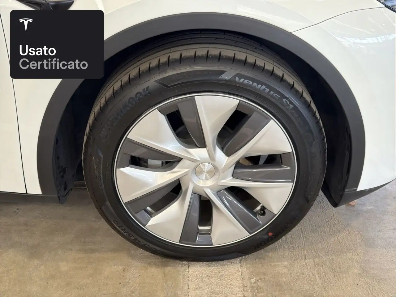 2024 Tesla Model Y Rear-Wheel Drive, photograph 11