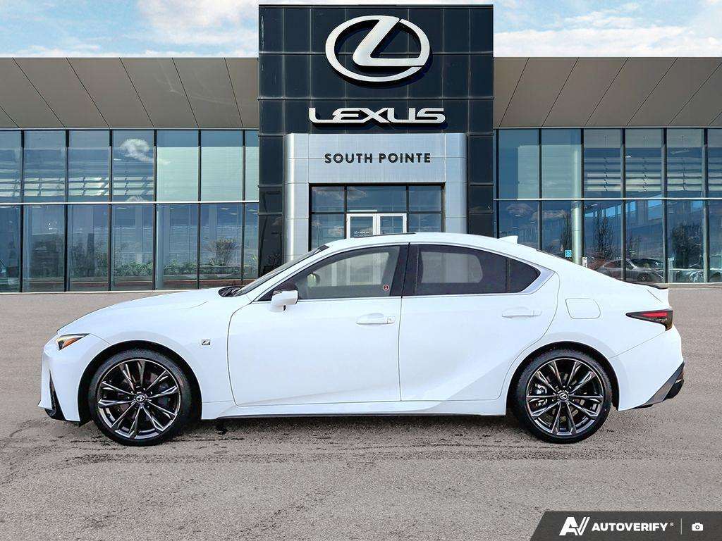 2023 Lexus IS Sedan