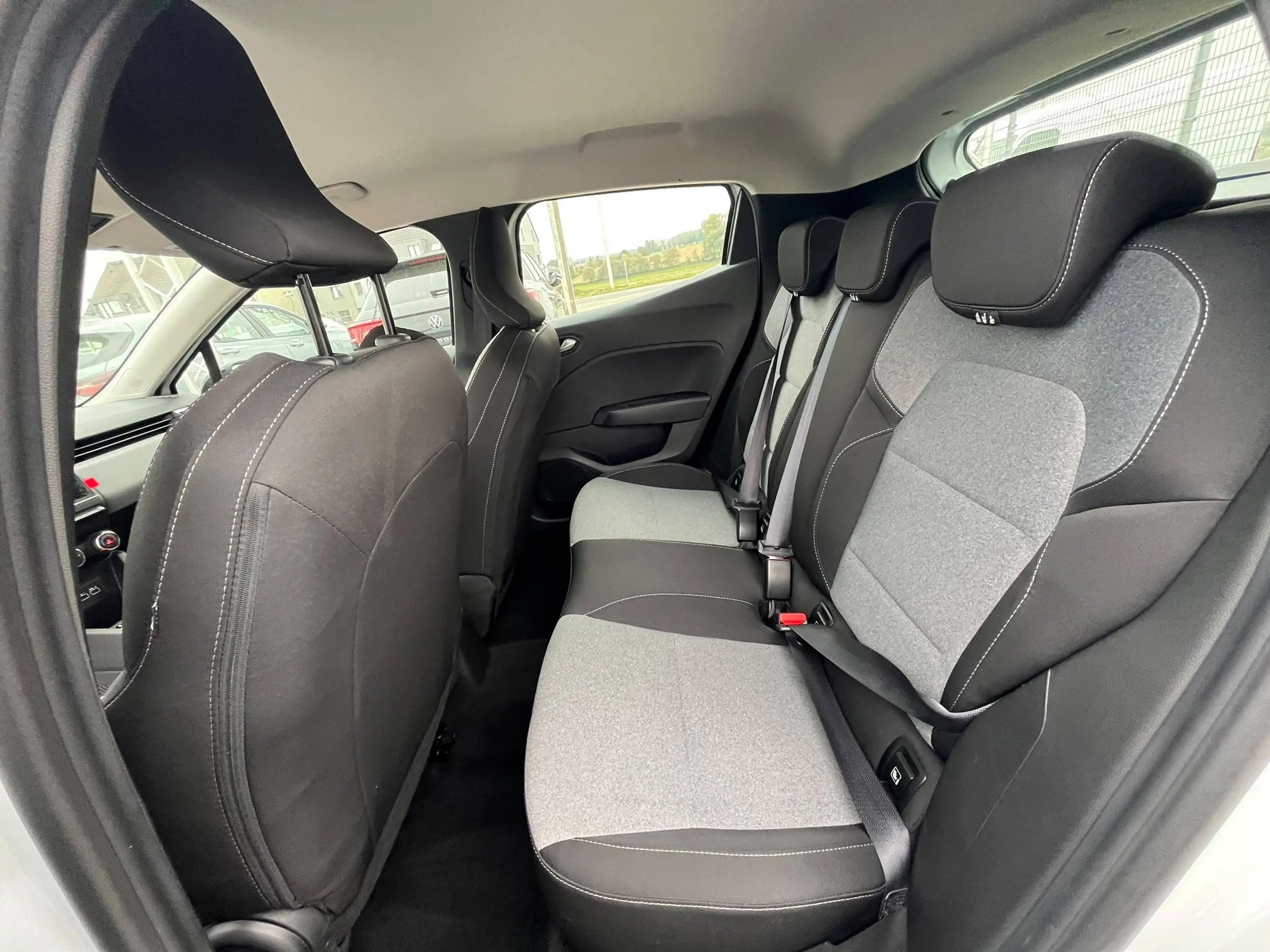 Renault Clio Clio V 1.0 TCe Evolution — photo 6