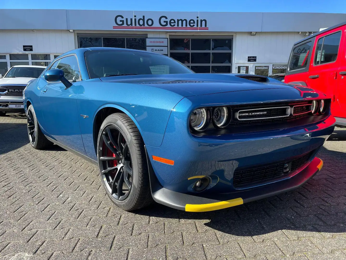 Dodge Challenger R/T 5.7 V8 HEMI Performance Plus AEC plava - 1