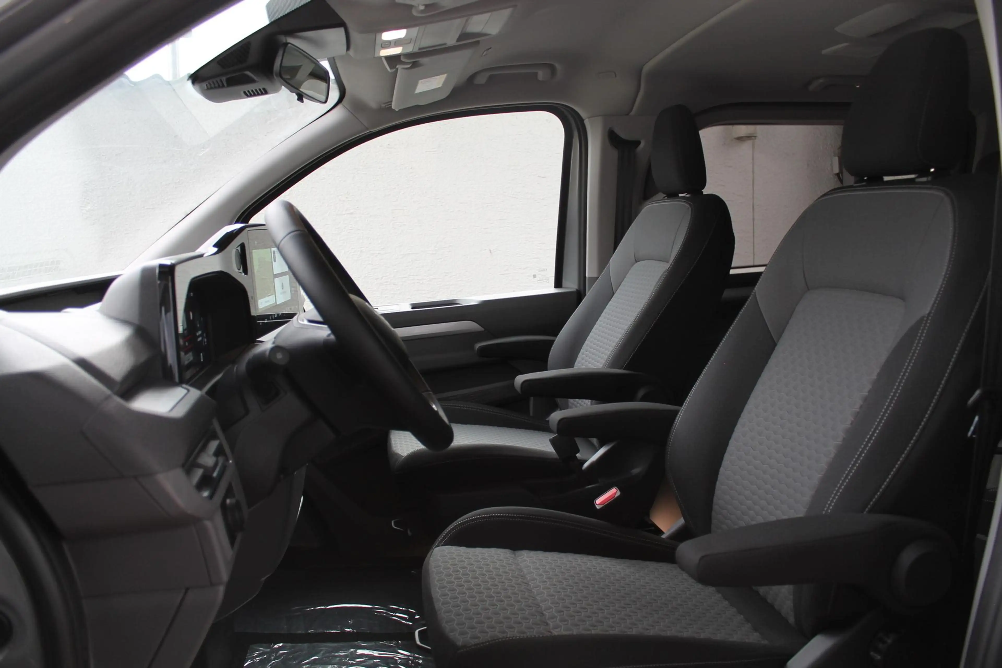 Volkswagen T7 Caravelle Life 2.0TDI DSG Lang Nav Standhzg AssistenzP Si... — photo 12