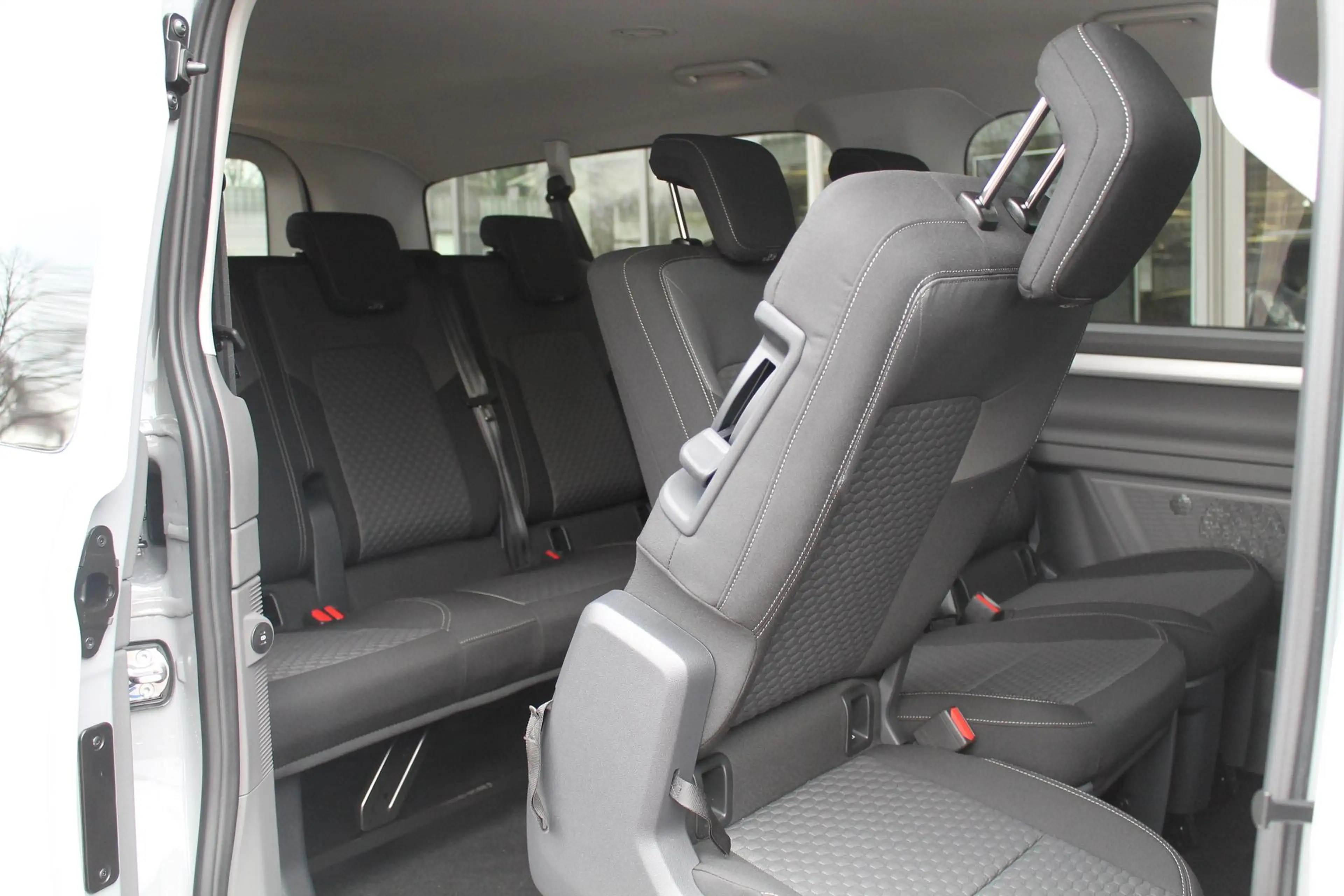 Volkswagen T7 Caravelle Life 2.0TDI DSG Lang Nav Standhzg AssistenzP Si... — photo 15