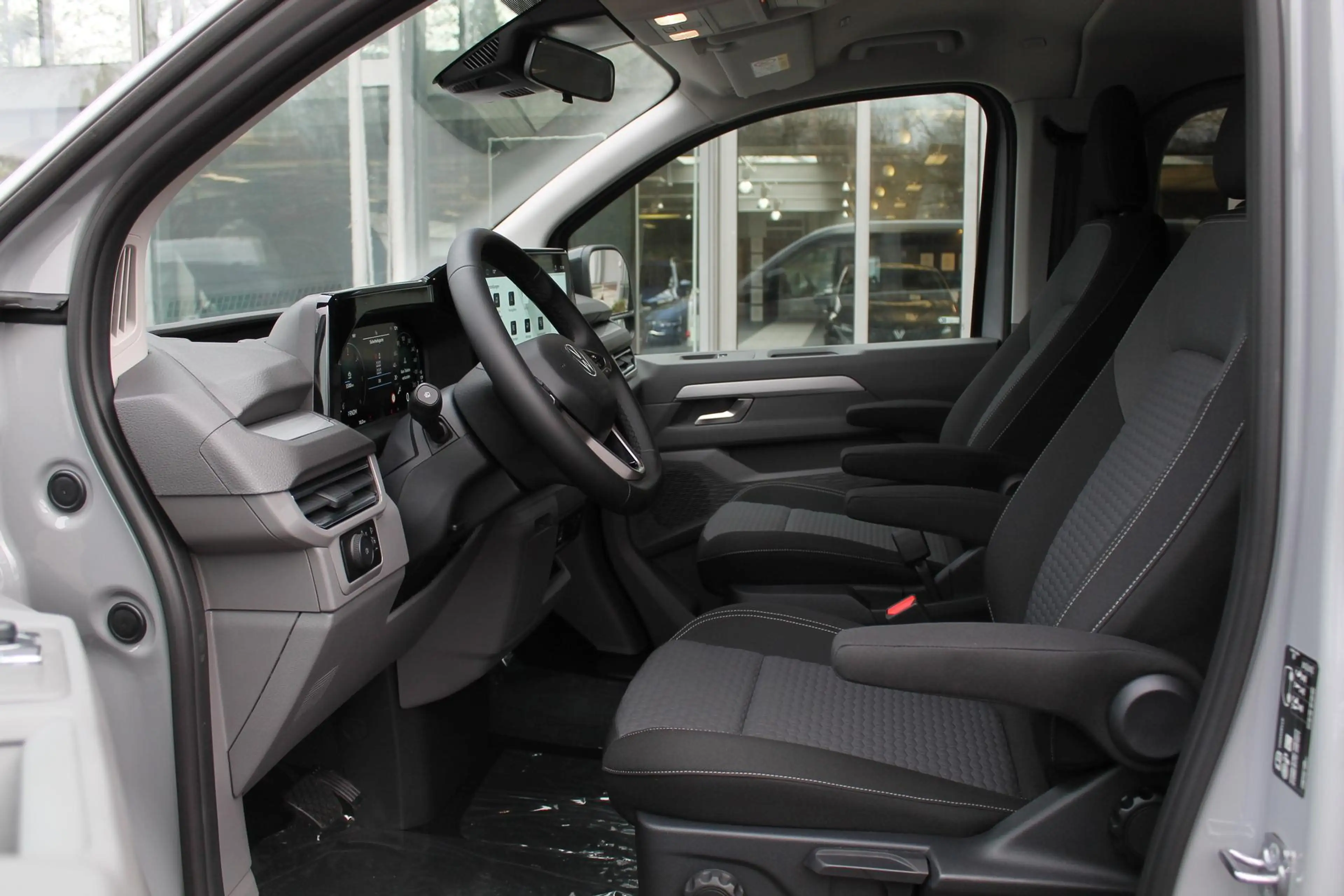 Volkswagen T7 Caravelle Life 2.0TDI DSG Lang Nav Standhzg AssistenzP Si... — photo 11